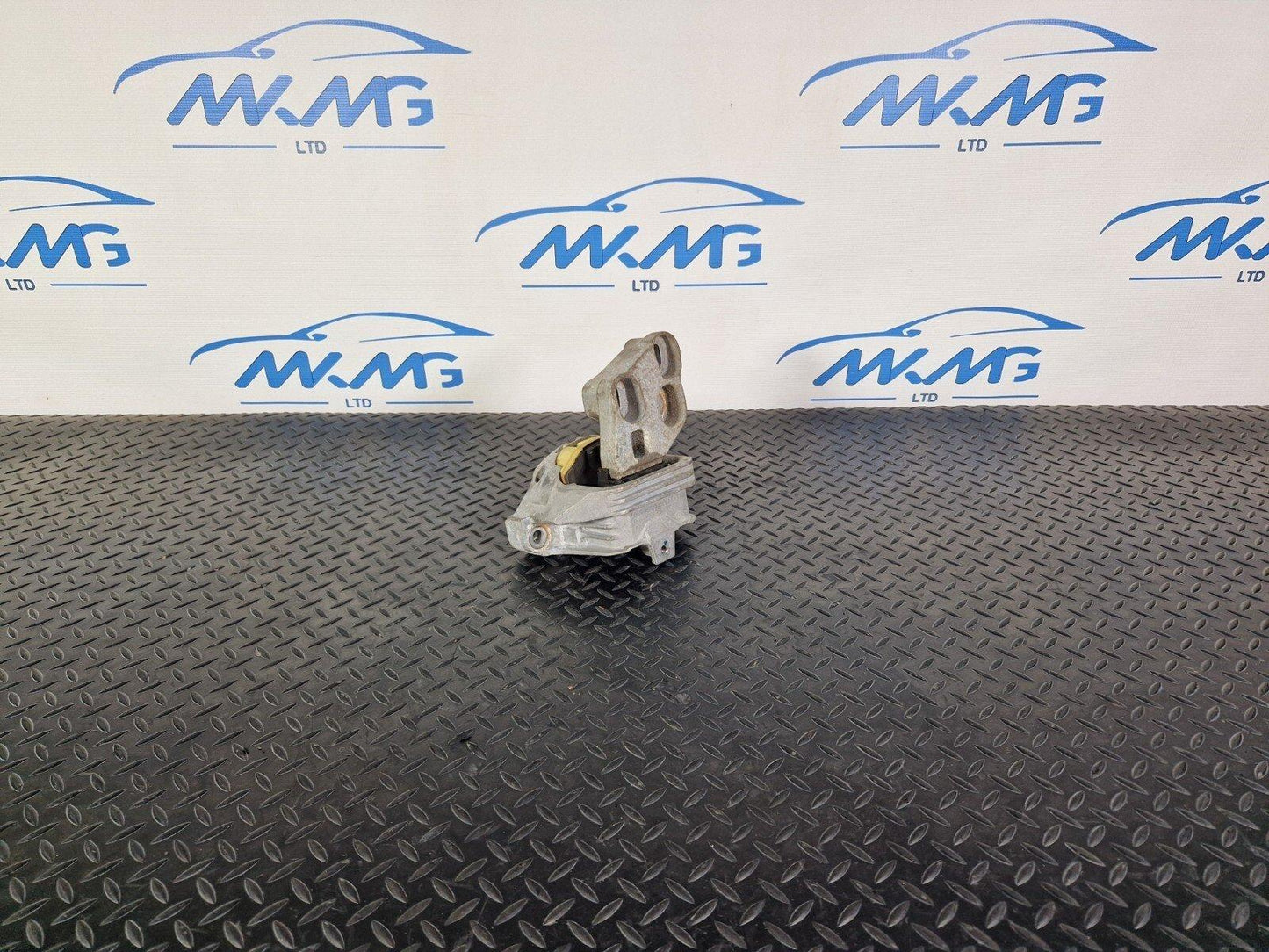 14-20 MERCEDES BENZ GLA 200 X156 GENUINE 2.1 CDI ENGINE MOUNT BRACKET AC46000DF