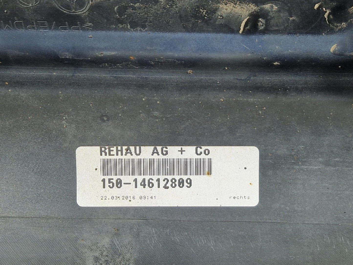 14-21 MERCEDES BENZ W205 RIGHT O/S SKIRT IN SILVER 792 A2056907002 A2056907202