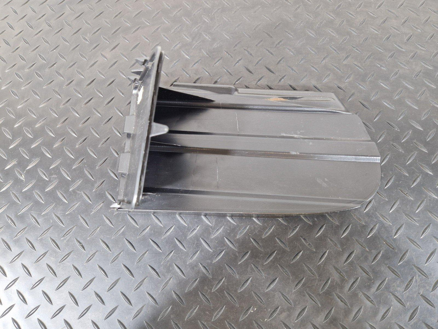 10-13 BMW X5 E70 LCI FRONT RIGHT O/S BRAKE AIR DUCT COVER 8048772