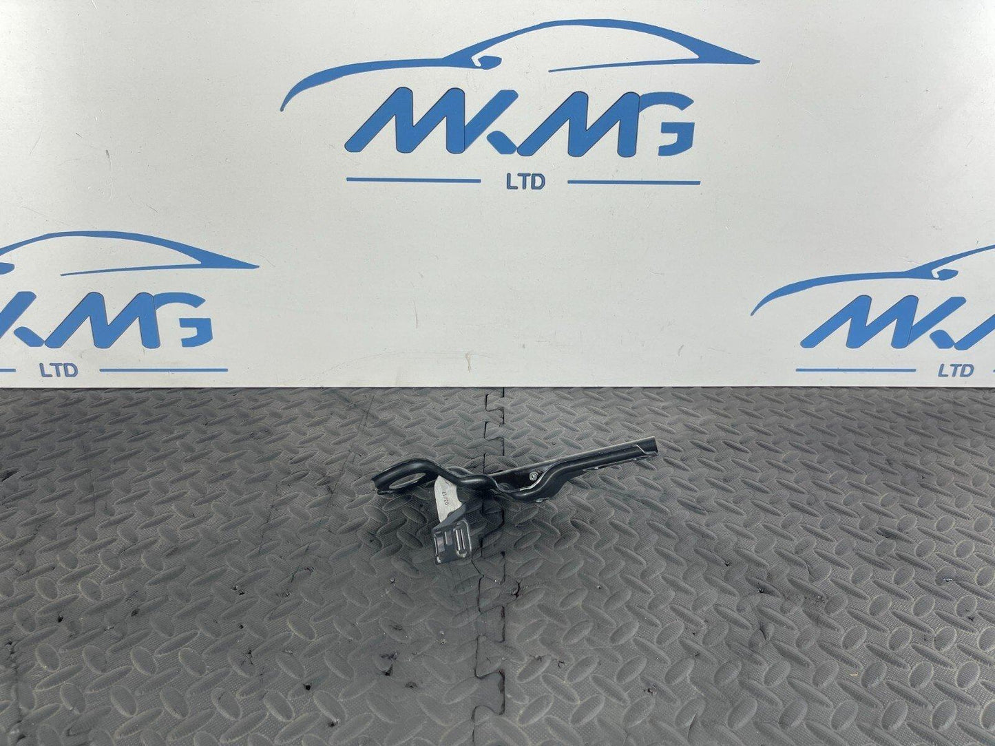 16-22 BMW X1 F48 GENUINE FRONT RIGHT DRIVER SIDE BONNET STRUT BRACKET 7355992