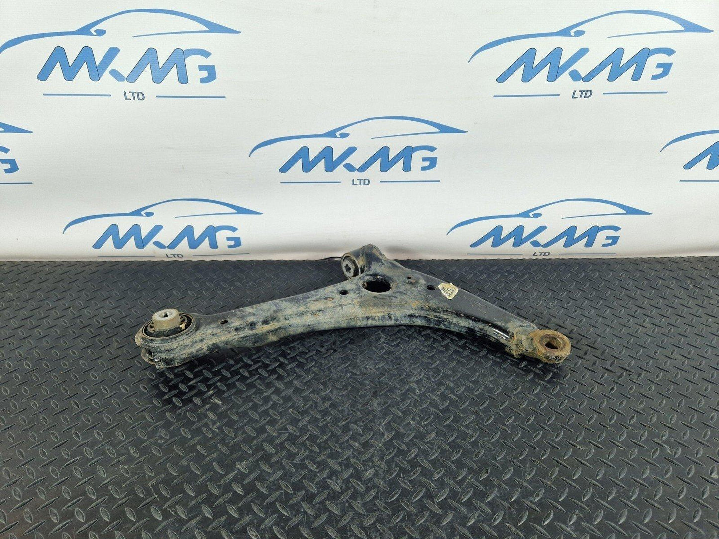 18-ON MERCEDES BENZ SPRINTER W907 W910 FRONT LOWER CONTROL ARM A9103330000