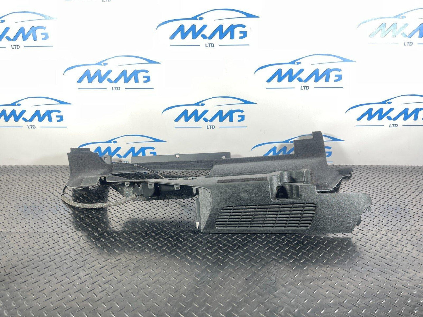 16-19 AUDI A4 B9 GENUINE REAR RIGHT DRIVER SIDE BOOT TRIM PANEL 8W9863880