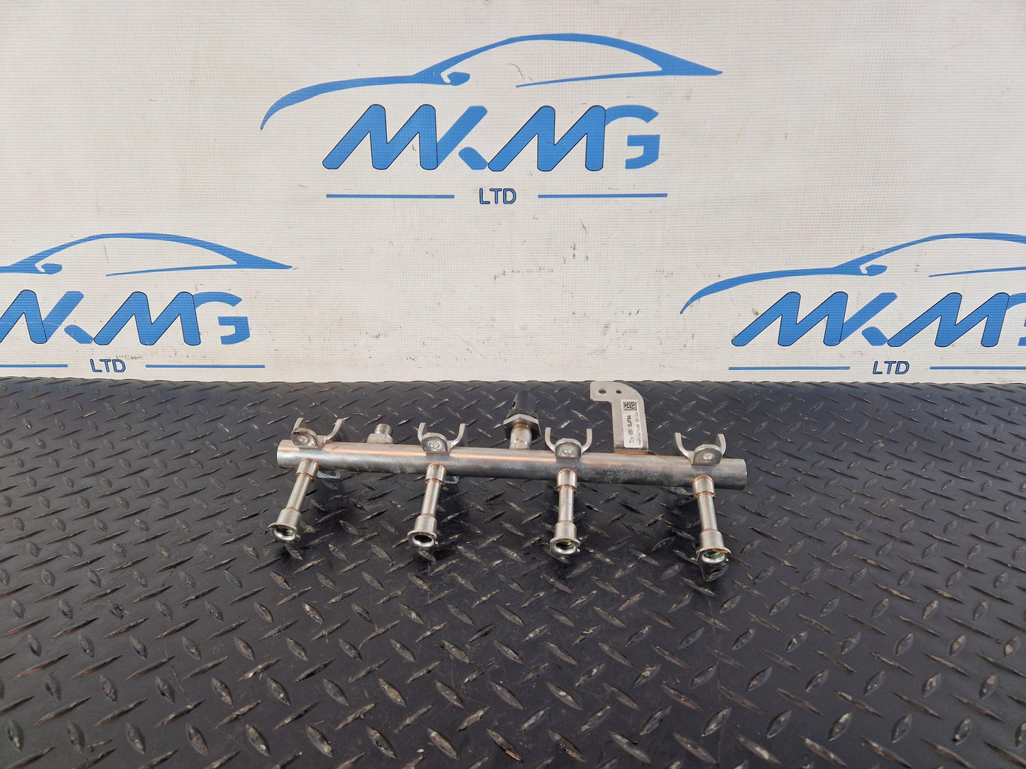 Range Rover Evoque L551 2.0 Petrol Fuel Rail with Sensor H4P3-9G774-BB