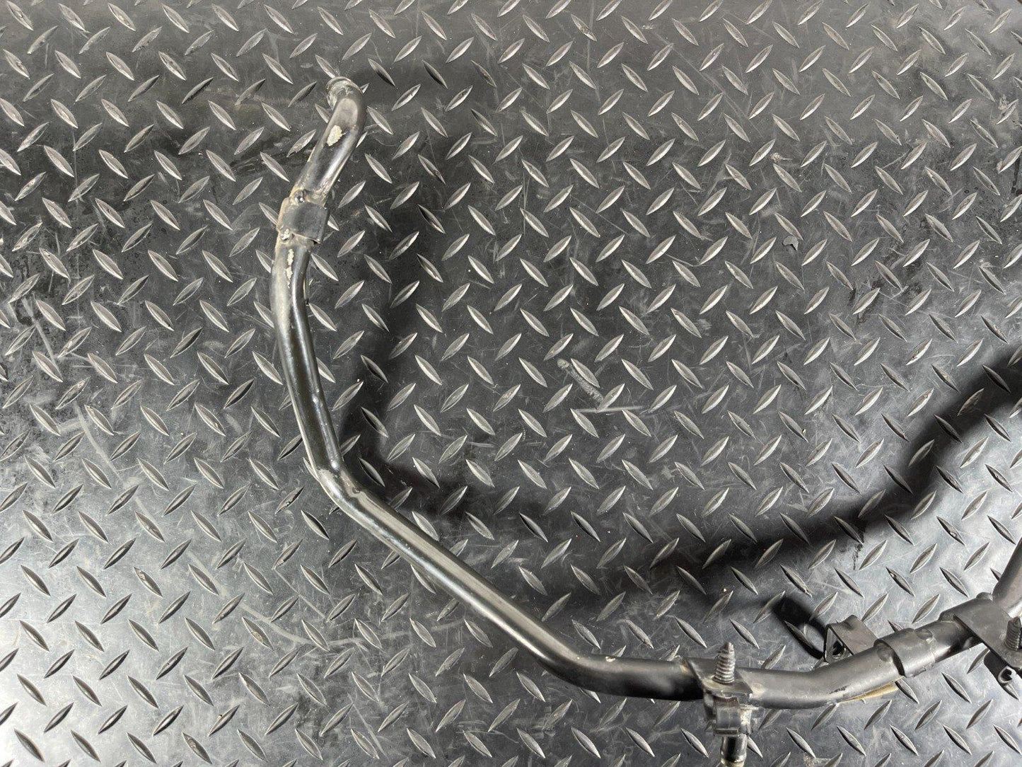16-19 AUDI A4 B9 2.0TDI DET GENUINE DIESEL ENGINE WATER COOLANT PIPE 04L122157AB