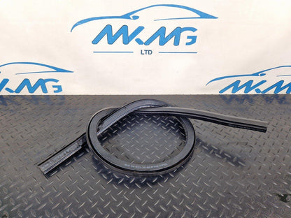 10-18 AUDI A7 4G S-LINE FRONT RIGHT OSF RUBBER WEATHER SEAL 4G8831707A