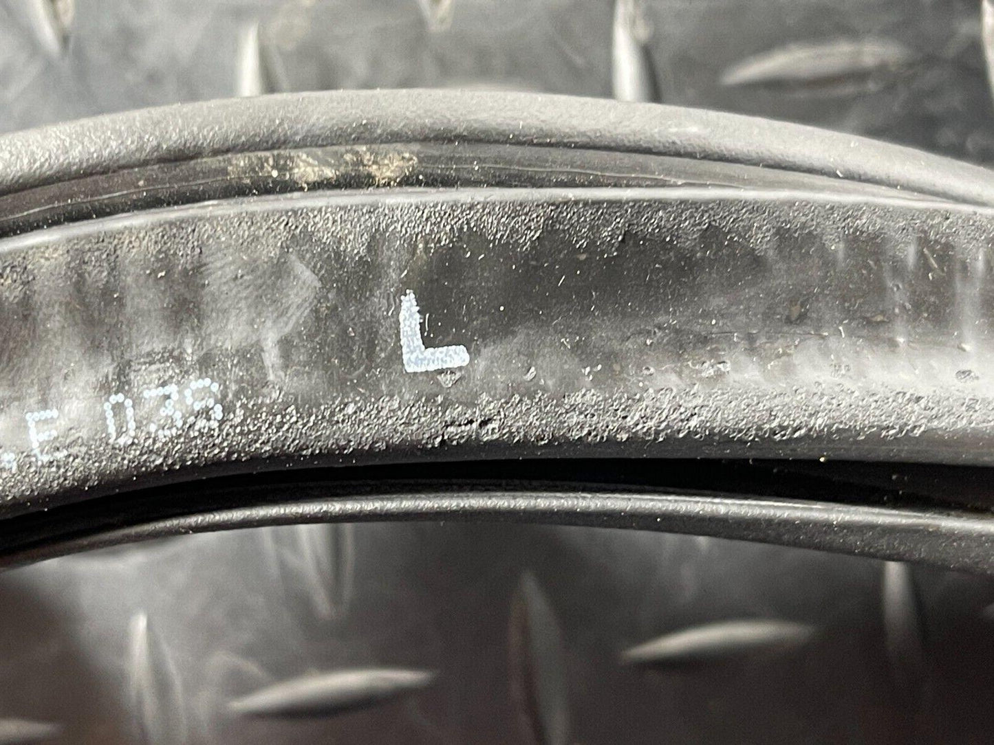16-19 AUDI A4 B9 GENUINE REAR LEFT  SIDE DOOR RUBBER SEAL 8W5833721