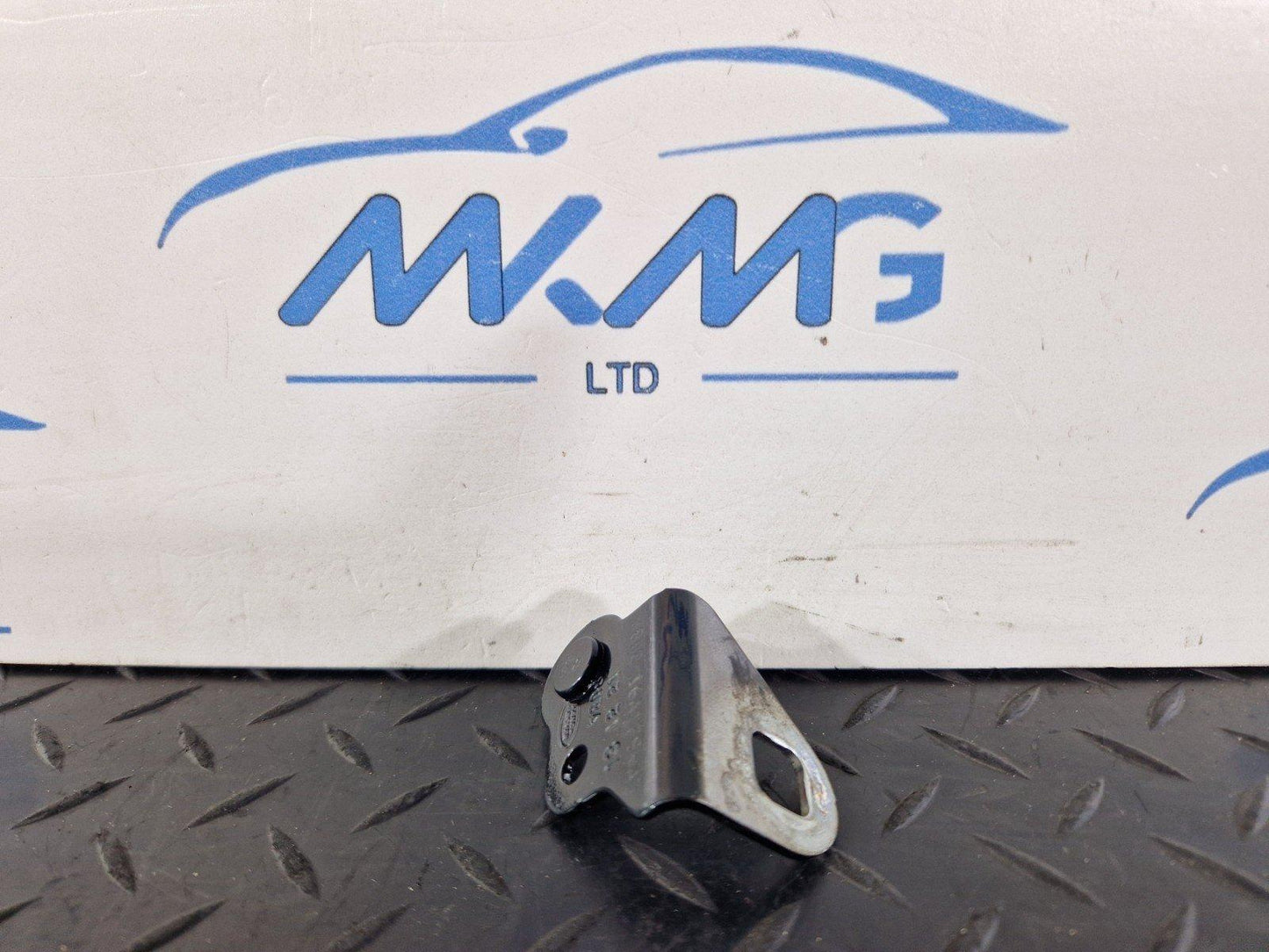19-ON RANGE ROVER EVOQUE L551 GENUINE LEFT FENDER BRACKET K8D216A129A
