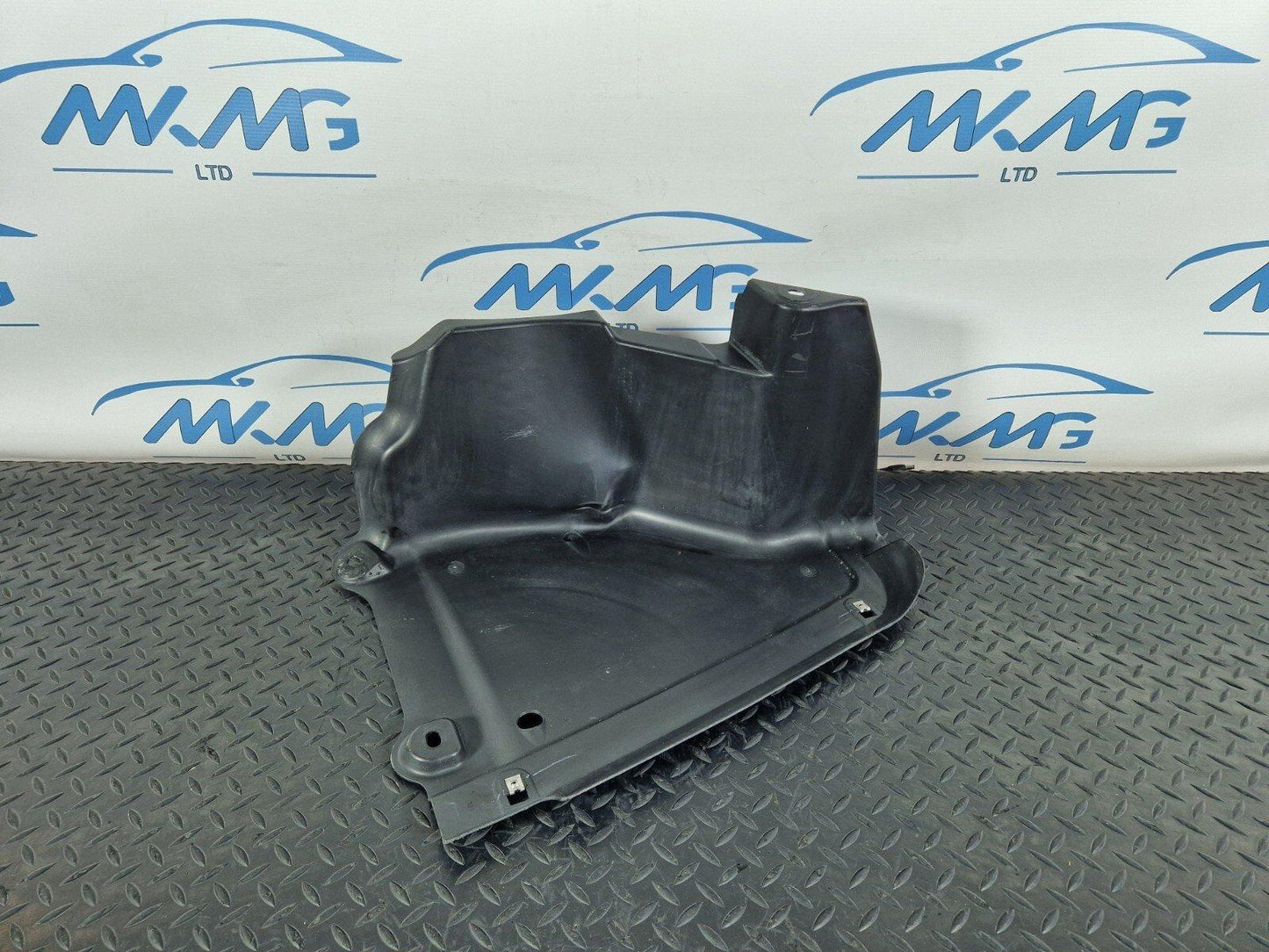 12-17 AUDI Q5 8R GENUINE OEM REAR RIGHT O/S UNDERBODY UNDERTRY TRIM 8R0825219B