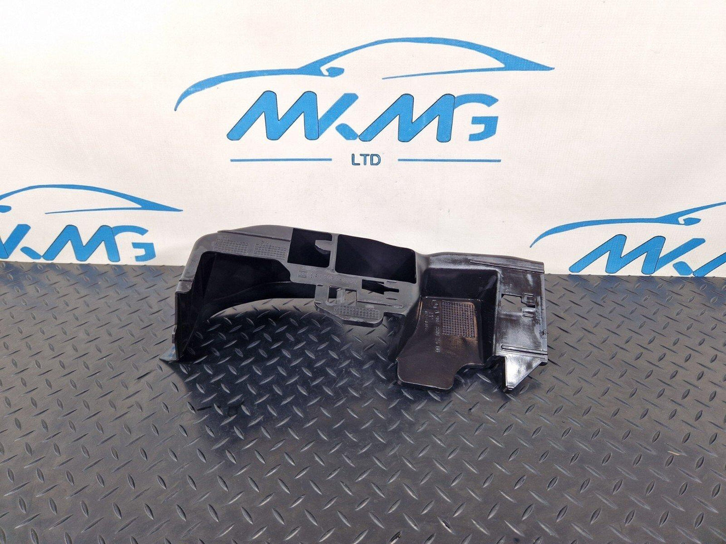 18-ON MERCEDES BENZ SPRINTER W907 CONSOLE COVER SUPPOER MOUNT LEFT A9078802400