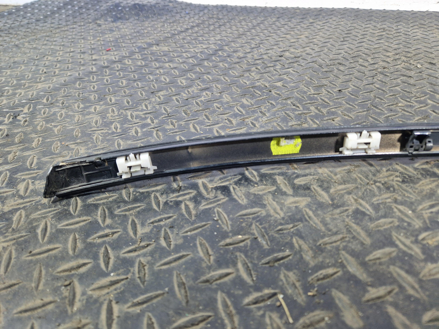 BMW 1 Series F20 F21 Right Driver Side Roof Rail Trim Genuine 7240686