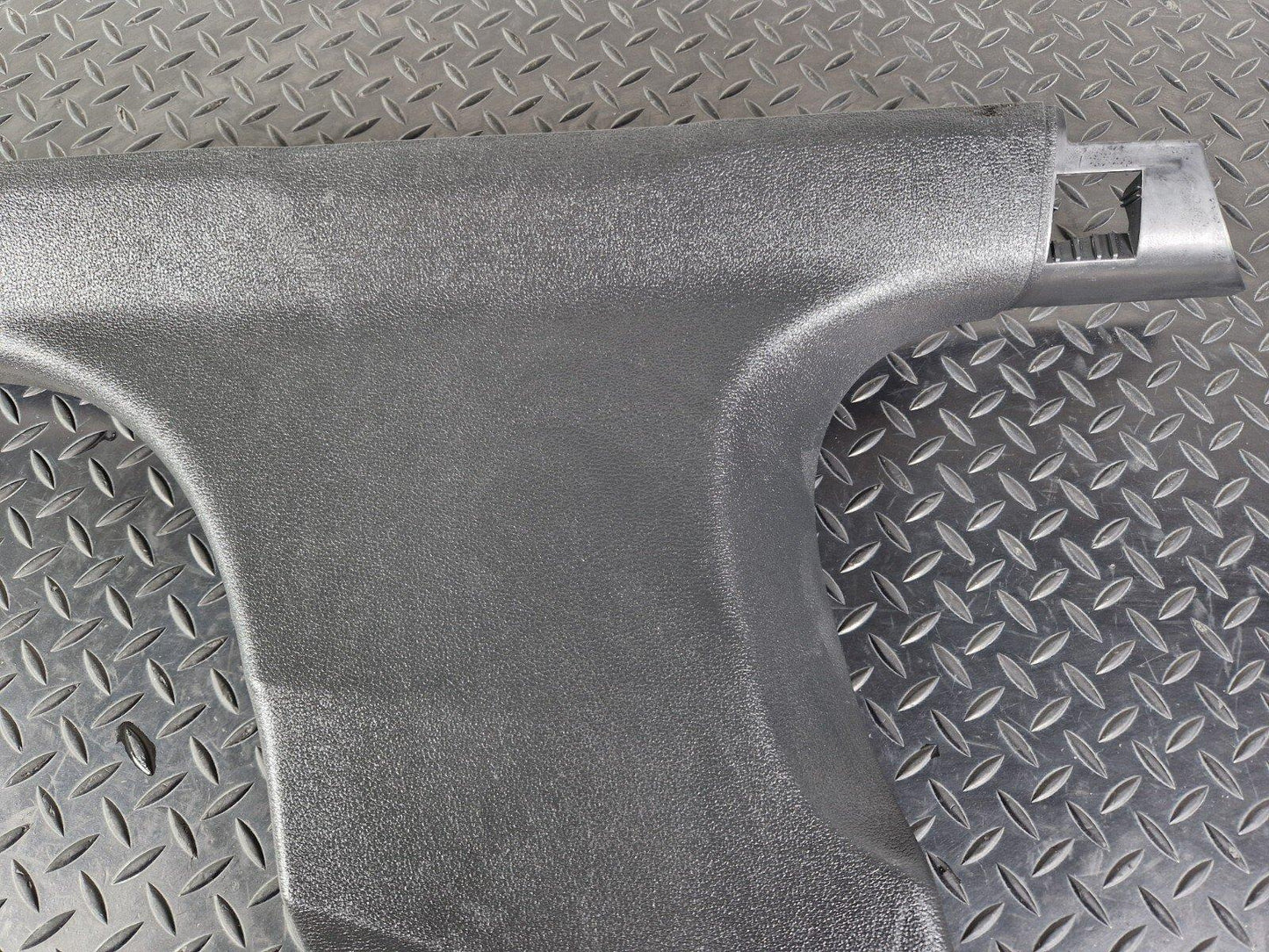 16-19 AUDI A4 B9 GENUINE N/S LEFT LOWER B PILLAR TRIM BLACK 8W0867239A