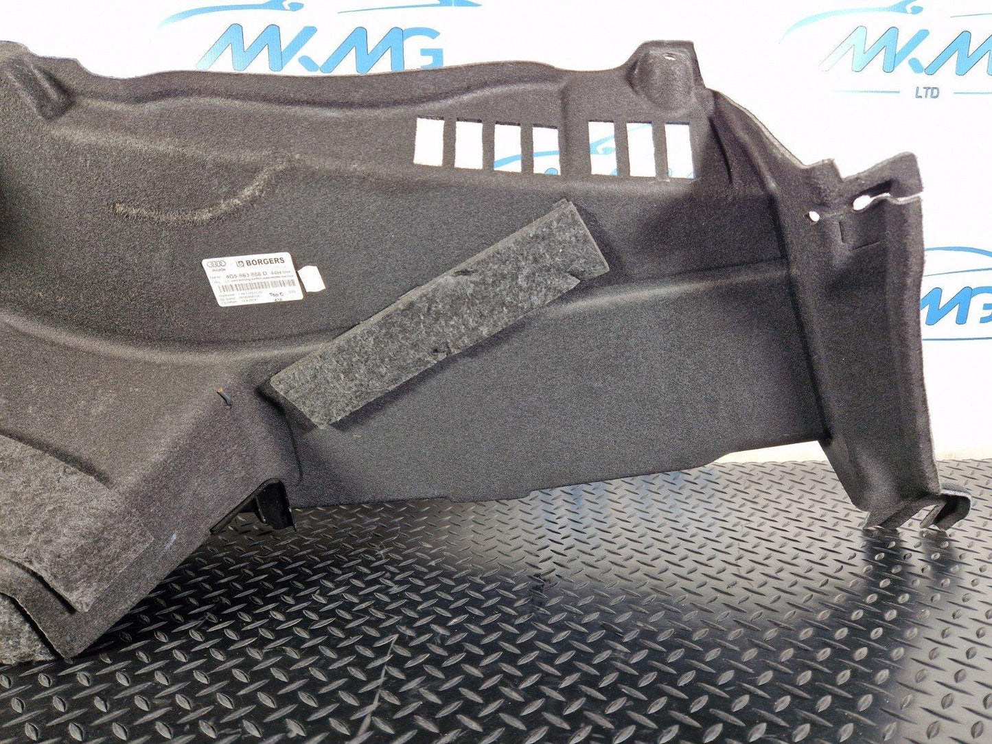 12-18 AUDI A6 C7 REAR RIGHT SIDE BOOT PANEL COVER 4G5863888D 4G5863992D
