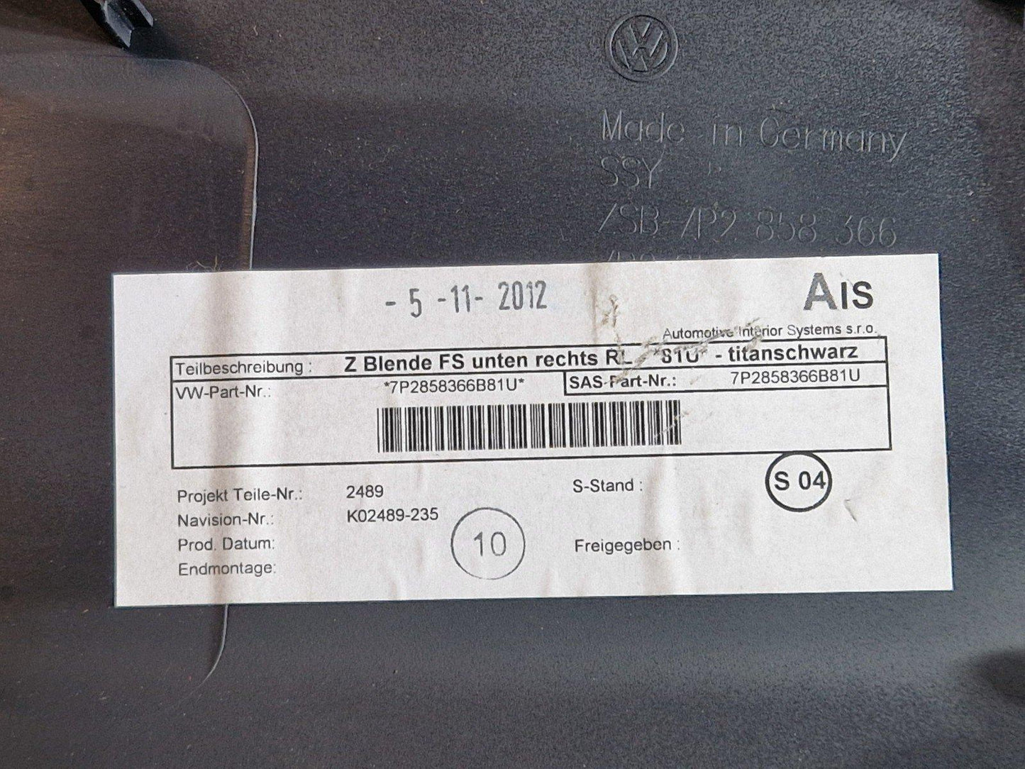 10-18 VW TOUAREG 7P GENUINE RIGHT LOWER DASH TRIM 7P2858366B81U