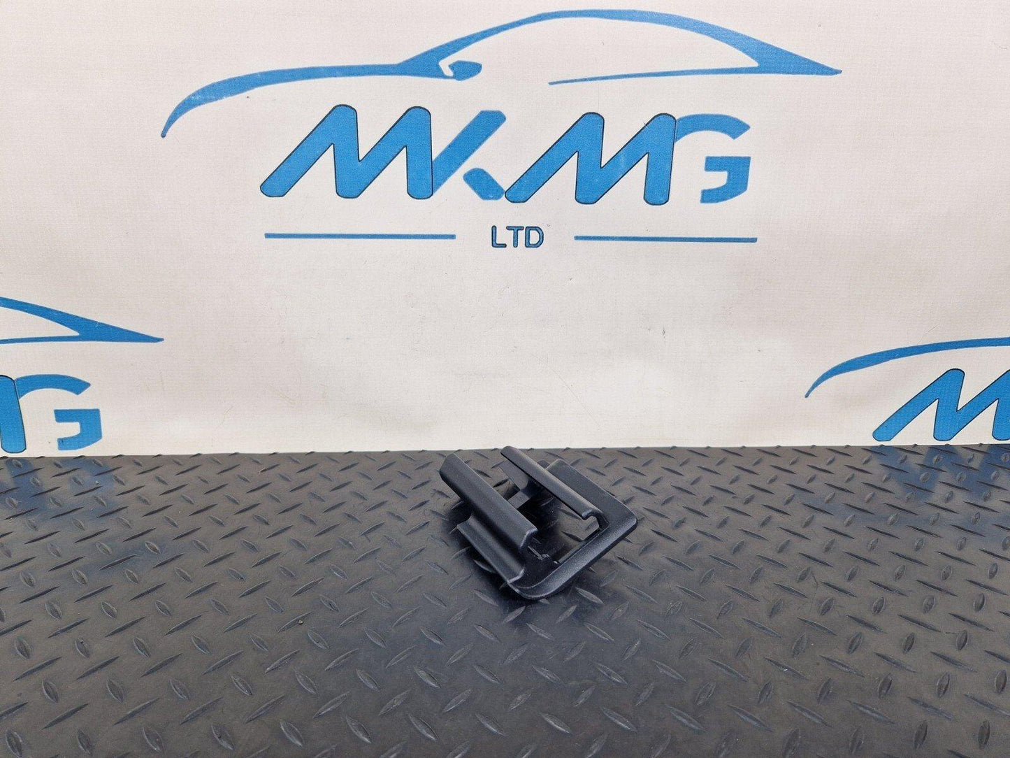 14-21 MERCEDES BENZ C220D W205 OEM FRONT SEAT GUIDE RAIL END COVER A2059190700