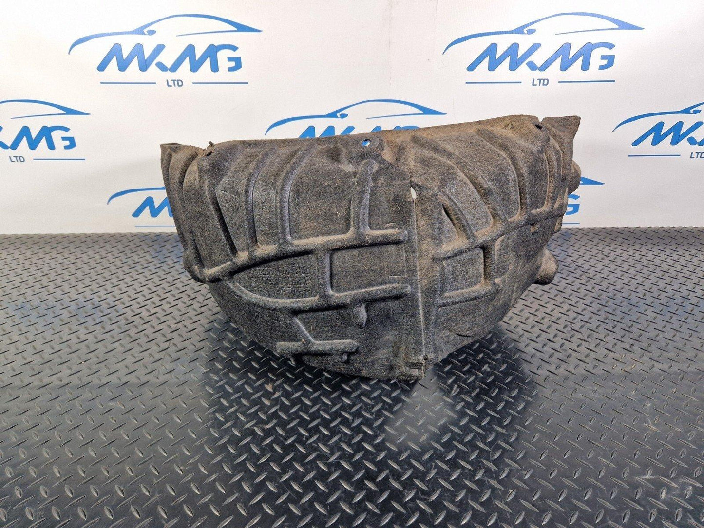 16-19 AUDI A4 B9 GENUINE RIGHT DRIVER SIDE REAR WHEEL ARCH LINER 8W0810172F