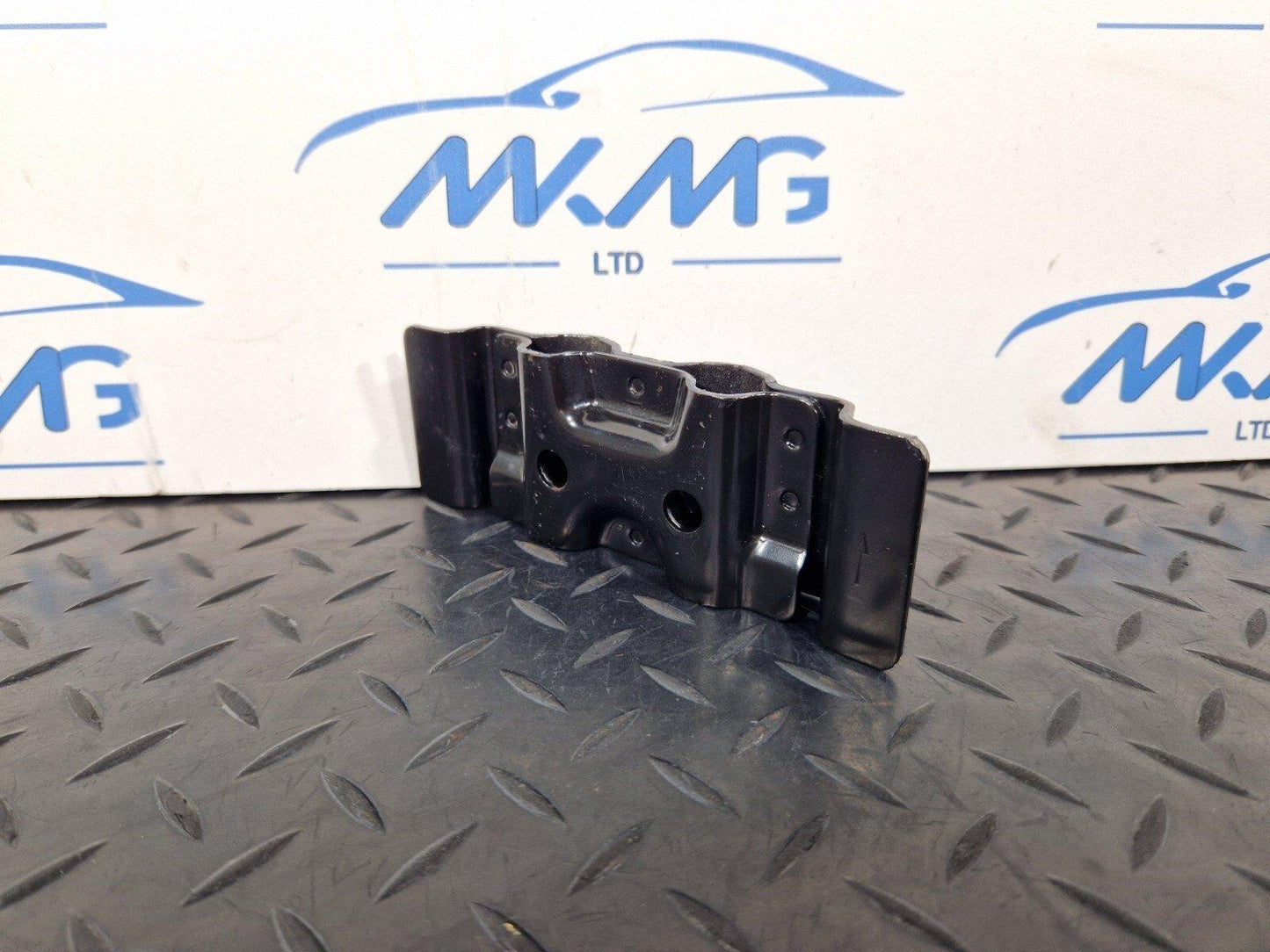15-18 AUDI A7 4G GENUINE OEM MOUNTING TIE DOWN EYE 4G8813383