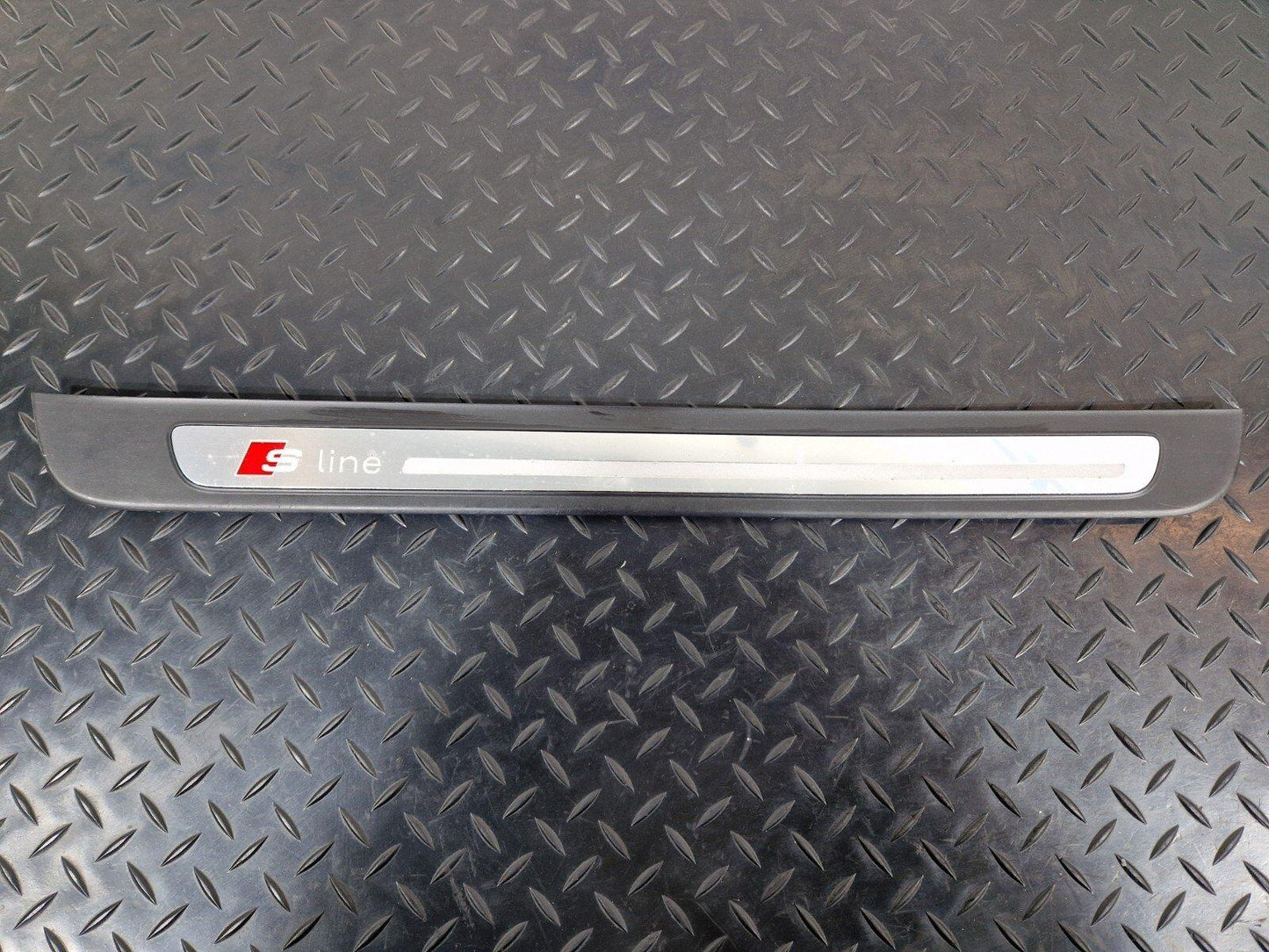 10-18 AUDI A7 4G S-LINE GENUINE OEM RIGHT FRONT ENTRY STRIP 4G8853374