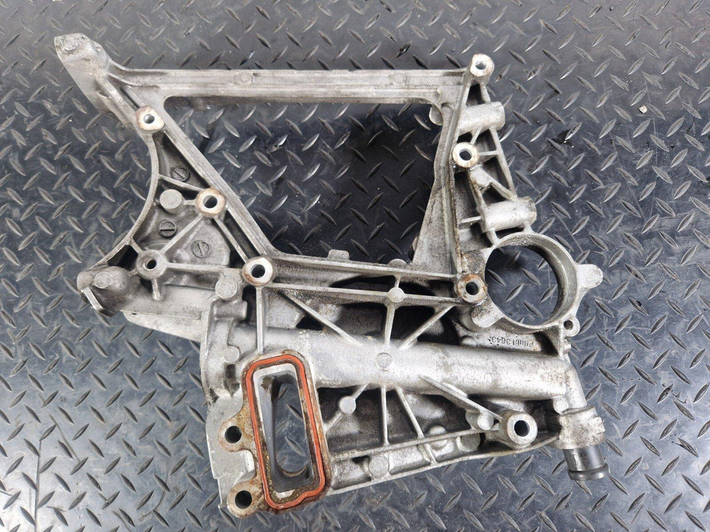 14-21 MERCEDES BENZ C300h W205  WATER PUMP HOUSING A6512012409
