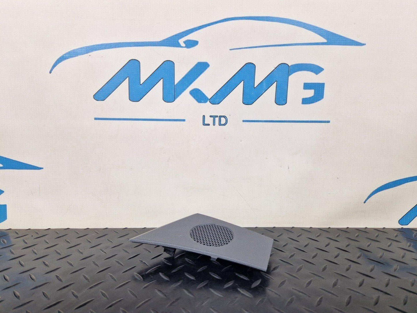 18-ON MERCEDES BENZ SPRINTER W907 OEM RHD RIGHT SPEAKER COVER A91008270400