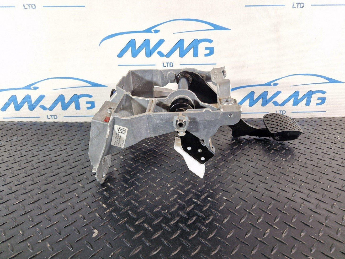 16-19 AUDI A4 B9 GENUINE BRAKE PEDAL 8W2723140 8W2723117A