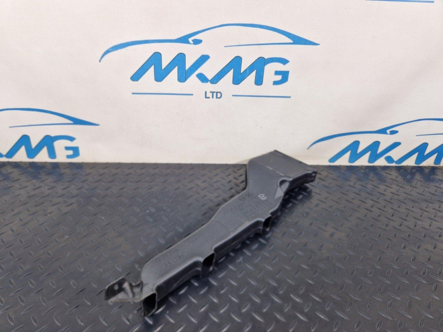 18-ON MERCEDES BENZ SPRINTER W907 OEM AIR DUCT A9078311400