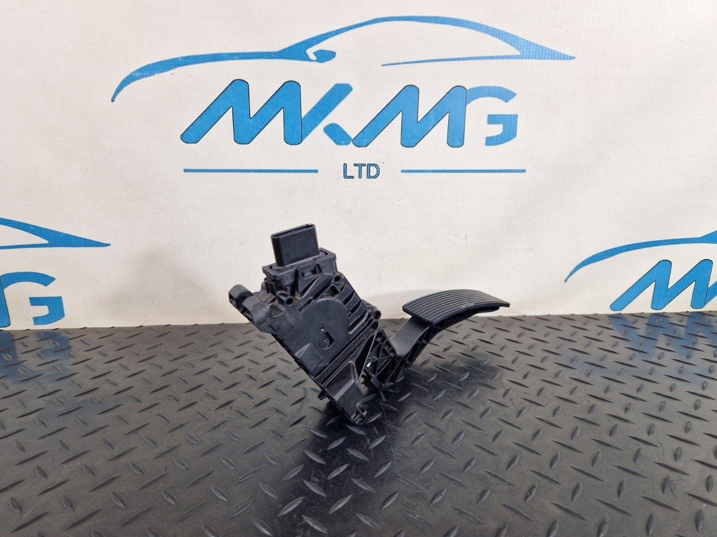 18-ON MERCEDES BENZ A CLASS W177 GENUINE ACCELERATOR THROTTLE PEDAL A1773002000
