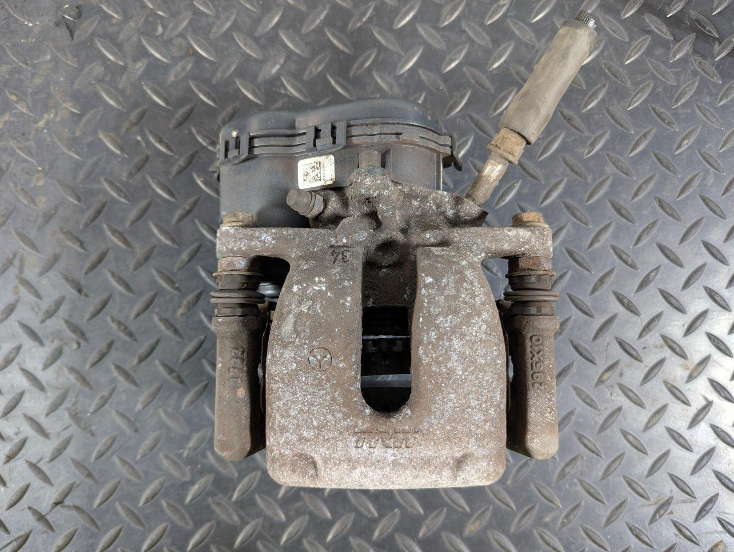 13-19 MERCEDES BENZ CLA C117 GENUINE REAR LEFT N/S BRAKE CALIPER A2464232398