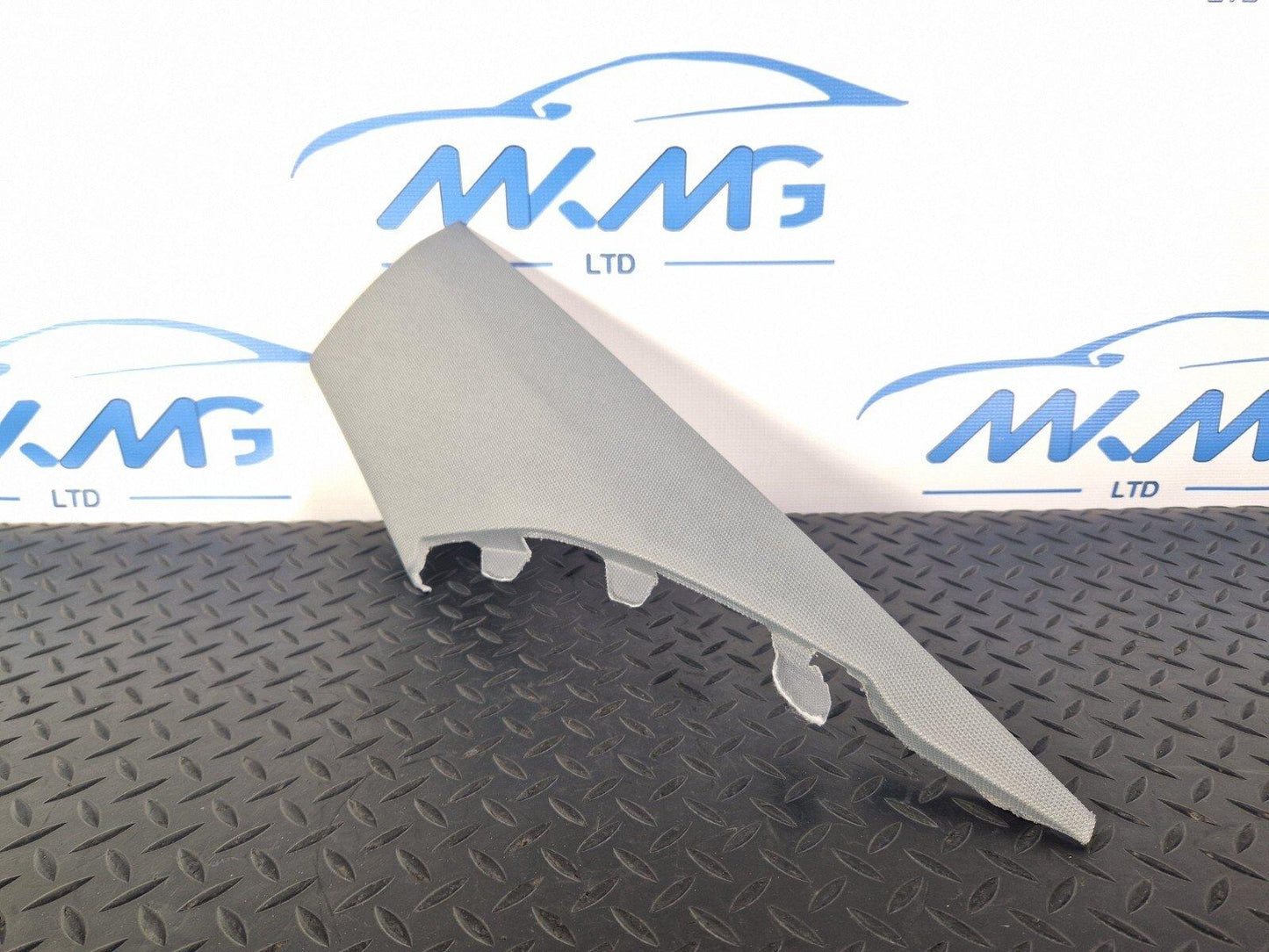 16-19 AUDI A4 B9 GENUINE OEM REAR RIGHT C-PILLAR TRIM 8W5867246B