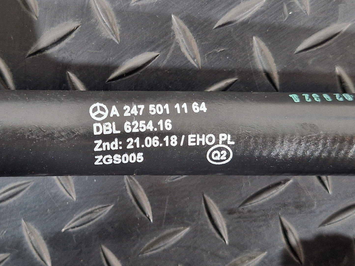 19-ON MERCEDES BENZ CLA C118 WATER COOLANT RADIATOR PIPE A2475011164