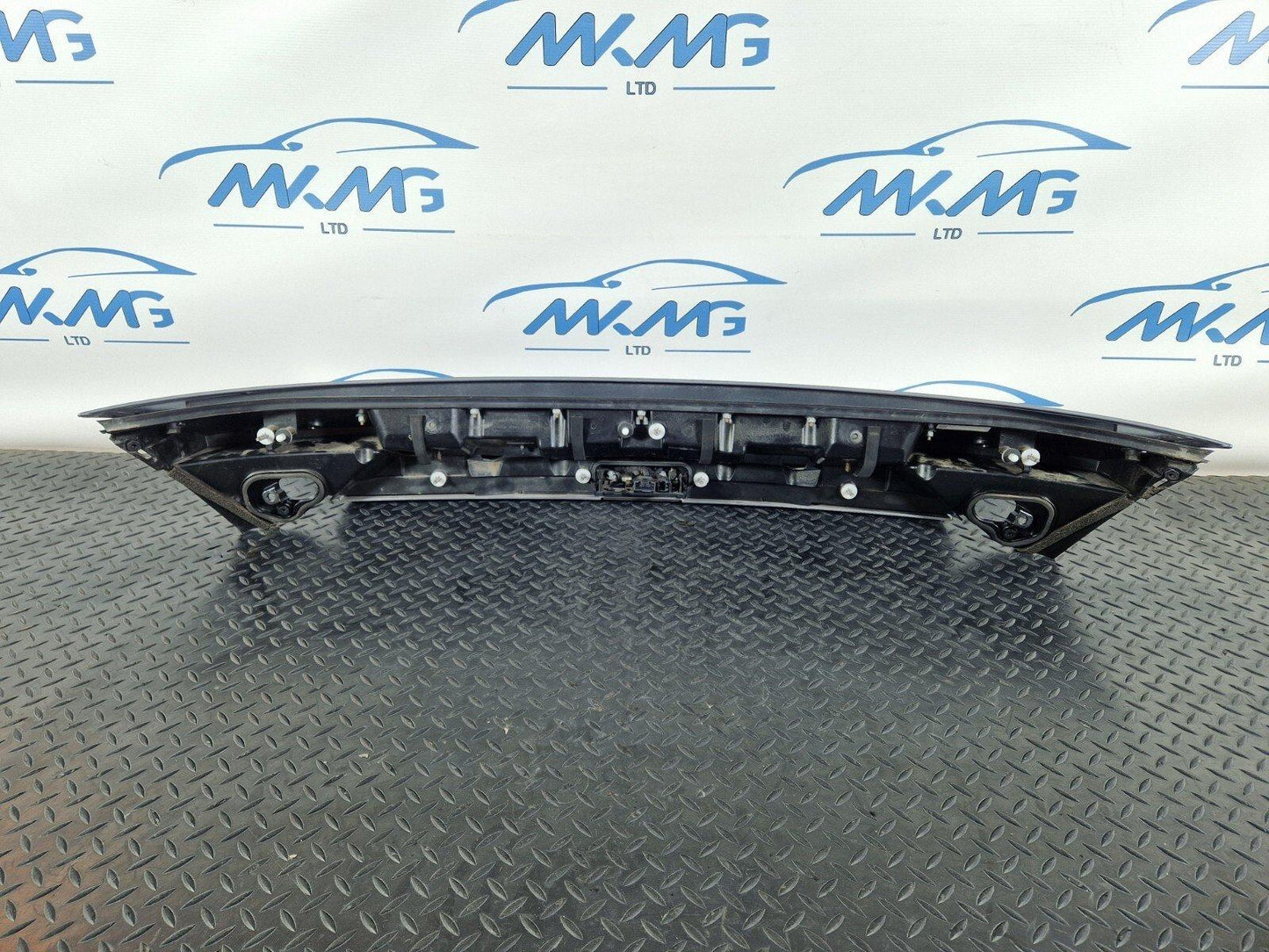 15-18 AUDI A7 4G OEM BOOT SPOILER LOWER SECTION TRIM COVER 4G8827086