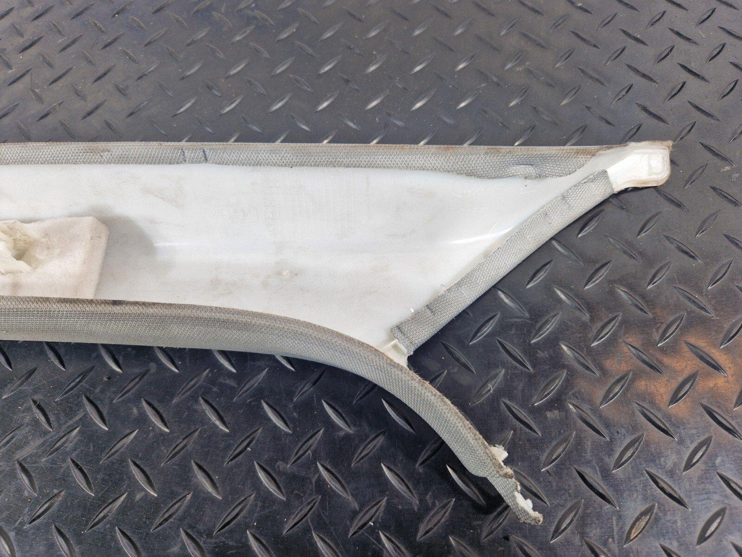 16-19 AUDI A4 B9 GENUINE FRONT RIGHT SIDE A PILLAR TRIM COVER PANEL 8W0867234