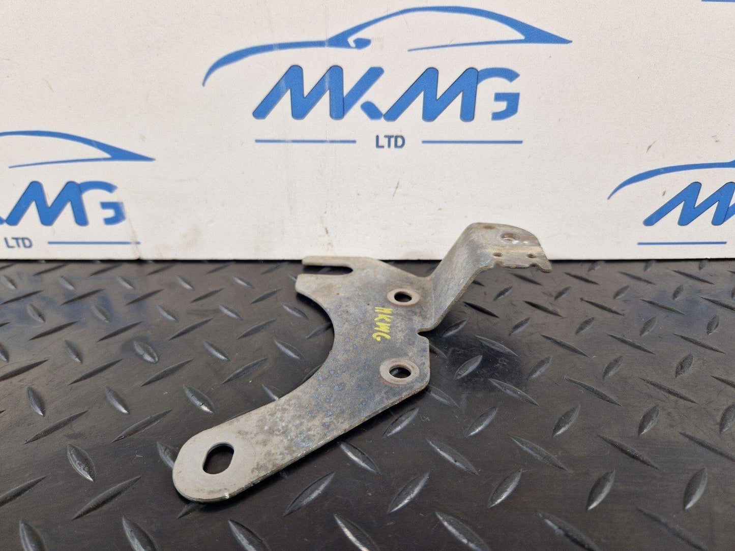 18-ON MERCEDES BENZ A CLASS W177 GENUINE HOLDER CATALYST A208185586