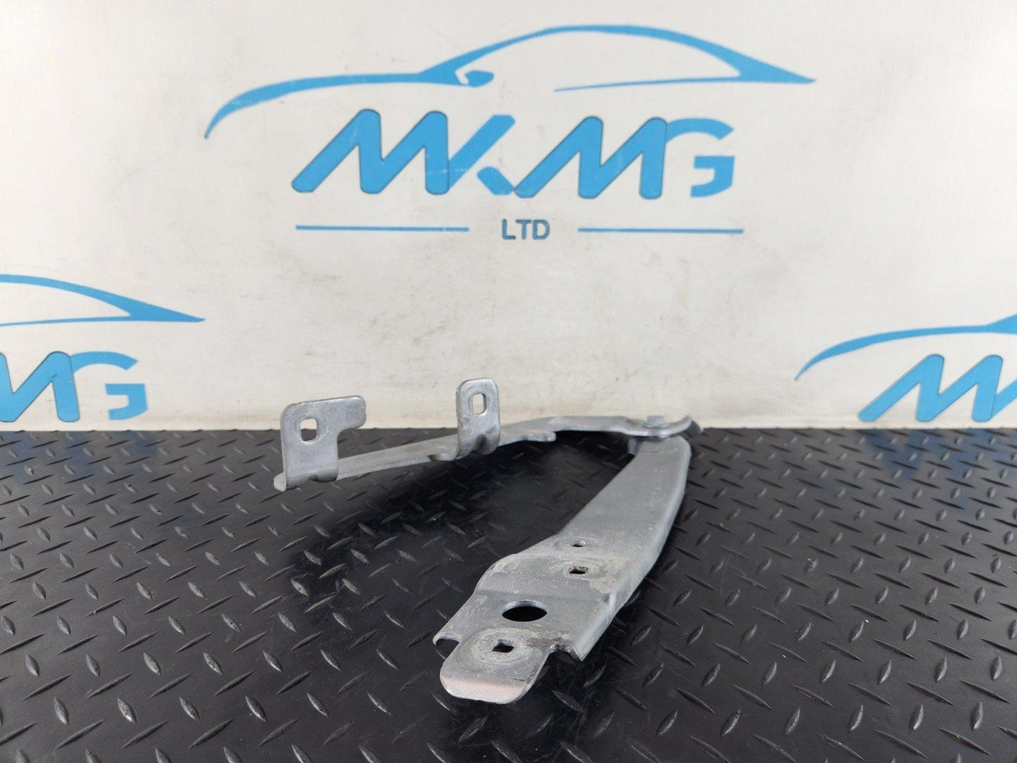 19-ON MERCEDES BENZ B CLASS W247 GENUINE FRONT LEFT BONNET HINGE A2478800128