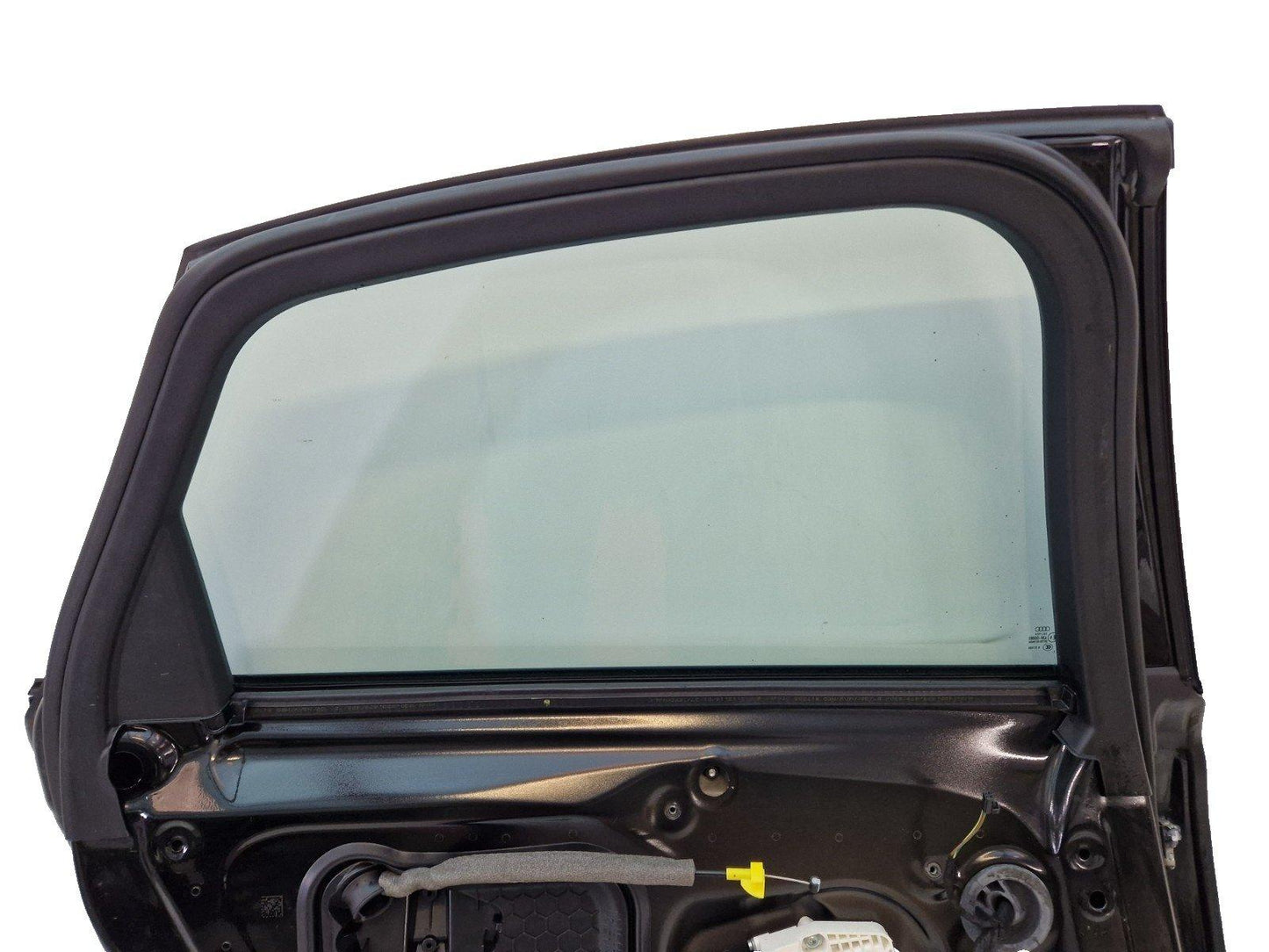 12-18 AUDI A6 C7 SALOON REAR LEFT N/S COMPLETE DOOR IN BLACK (NEEDS REPAINTING)