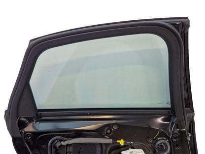 12-18 AUDI A6 C7 SALOON REAR LEFT N/S COMPLETE DOOR IN BLACK (NEEDS REPAINTING)
