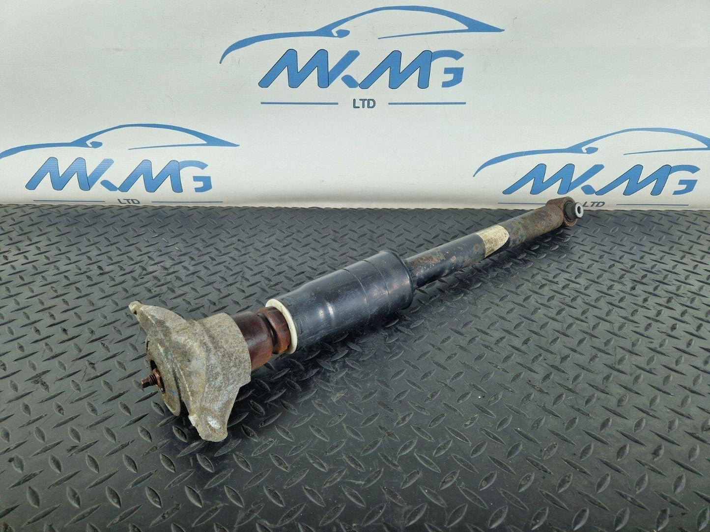 16-19 AUDI A4 B9 REAR SHOCK ABSORBER FITS LEFT & RIGHT 8W0513028AQ 8W0513035AD
