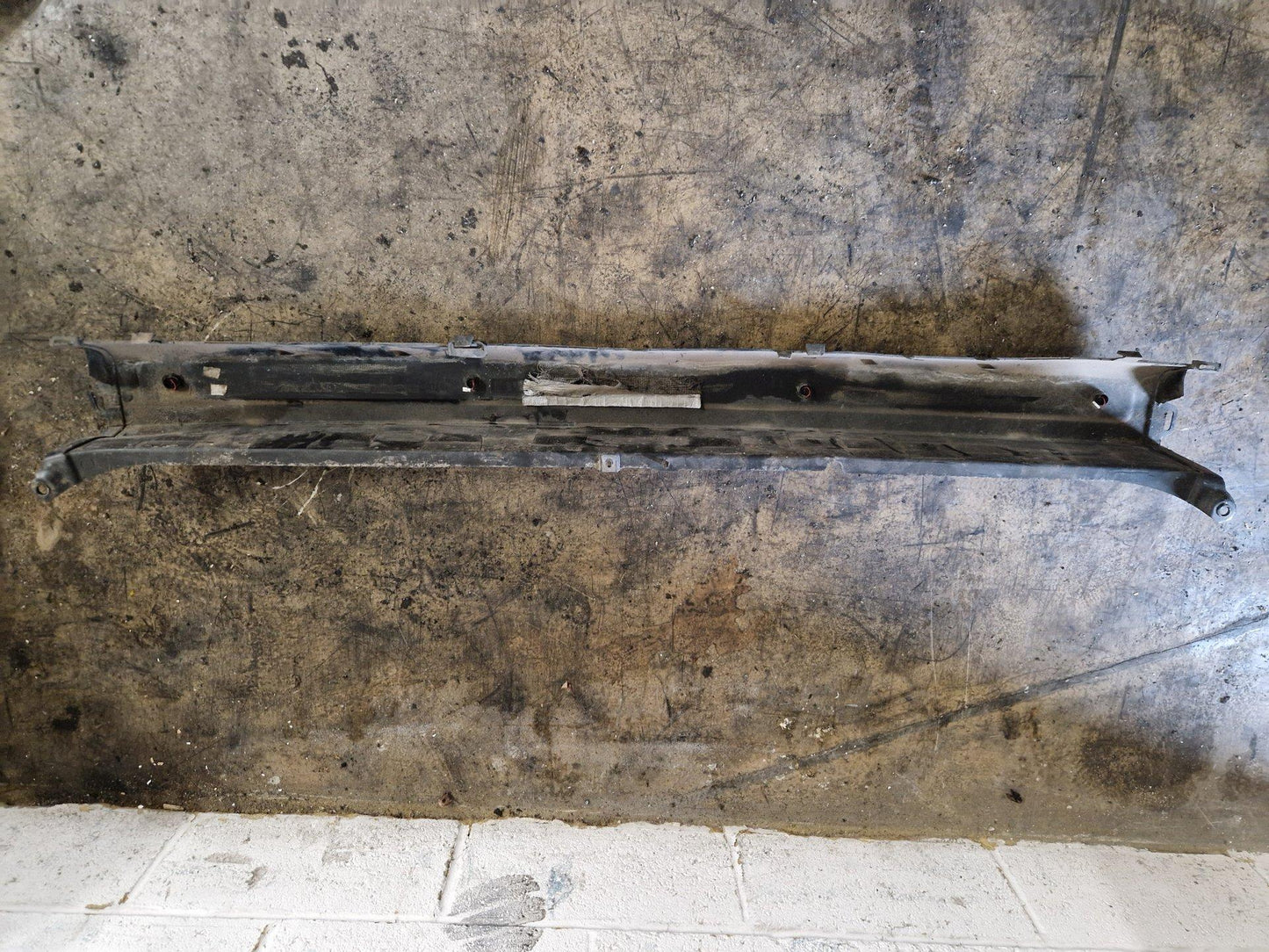 Renault Master MK3 Ph1 X62 Cargo Van Genuine Rear Bumper Centre Trim 850220011R
