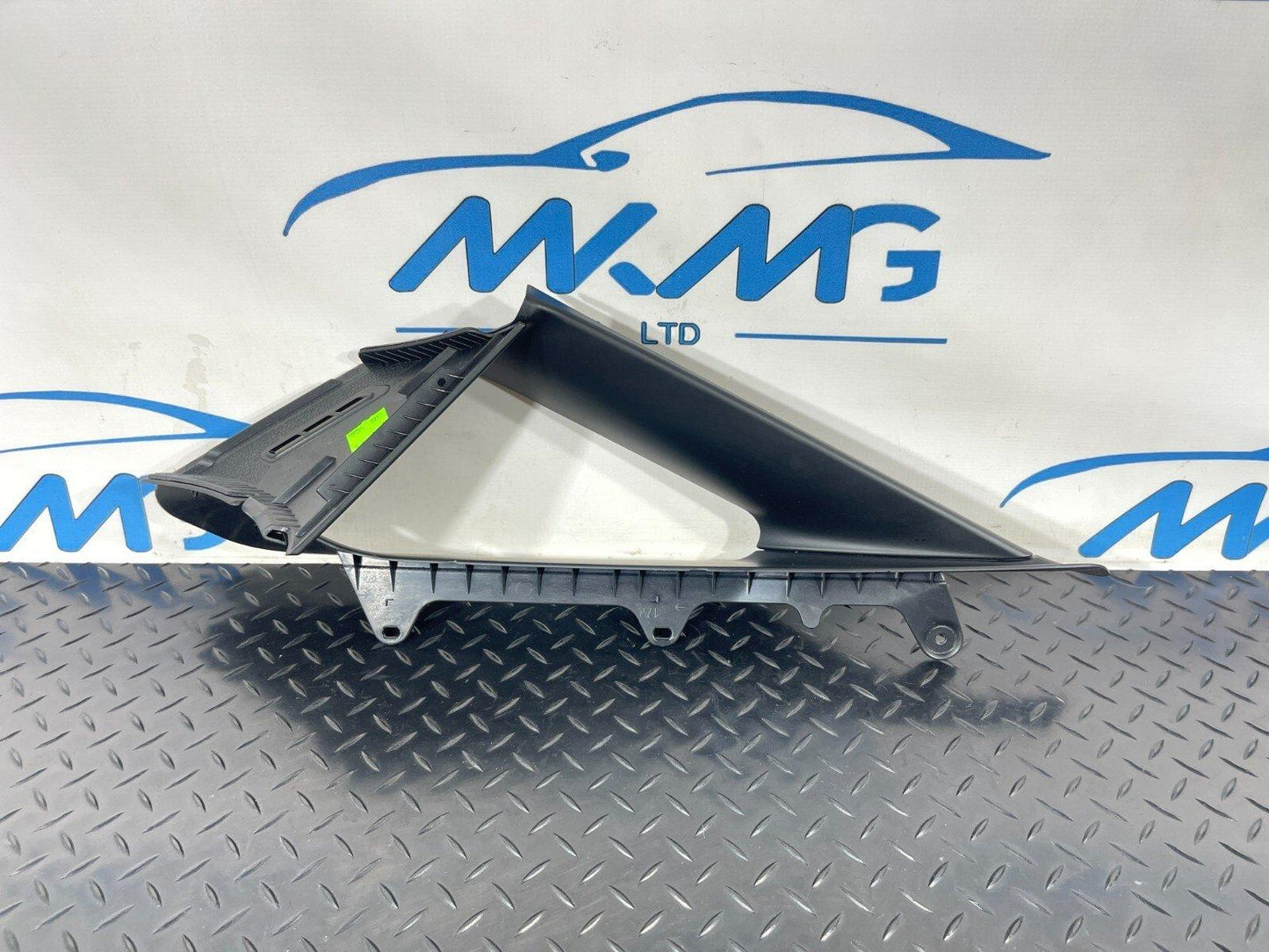 14-21 BMW 2 SERIES ACTIVE TOURER F45 216D INTERIOR TRIANGLE TRIM 2570577