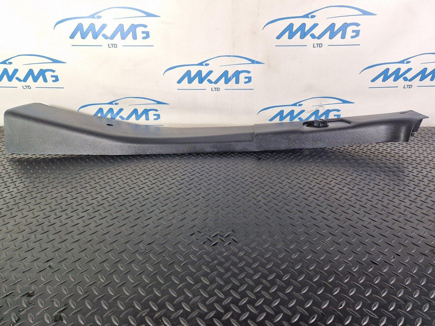 MERCEDES BENZ SPRINTER W907 W910 LEFT SIDE B PILLAR TRIM COVER A9076903200