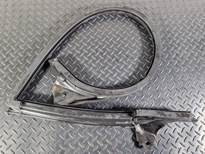 10-18 AUDI A7 4G FRONT LEFT GASKET STRIP DOOR RUBBER WEATHER SEAL 4G8845353