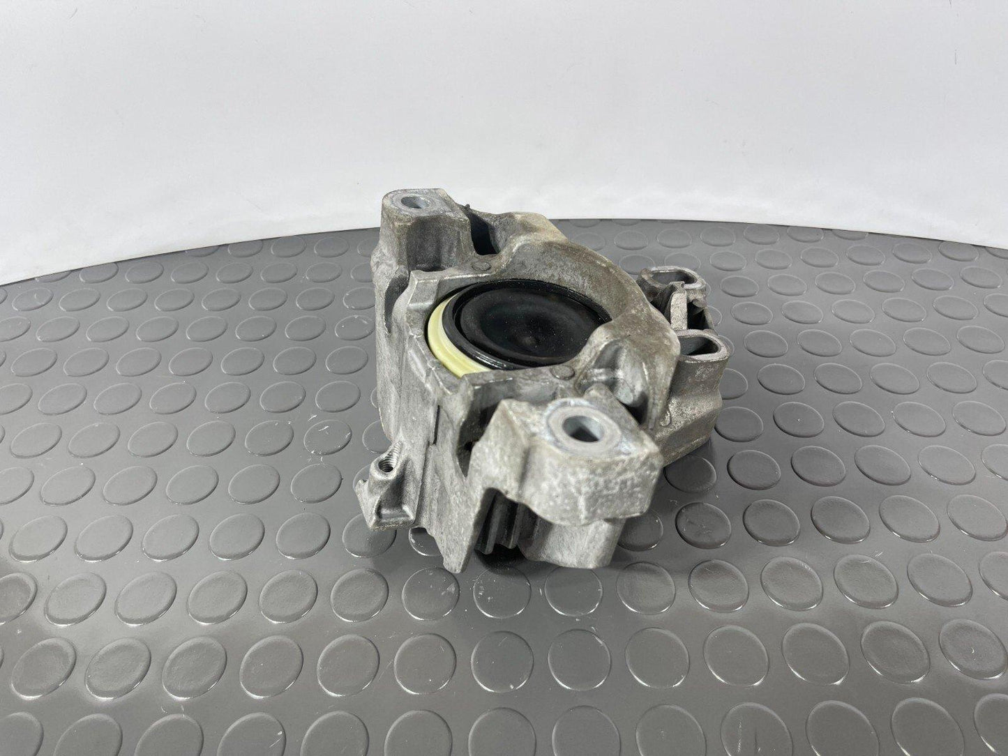 12-18 MERCEDES A B-CLASS W176 W246 LEFT ENGINE MOUNT A2462400217