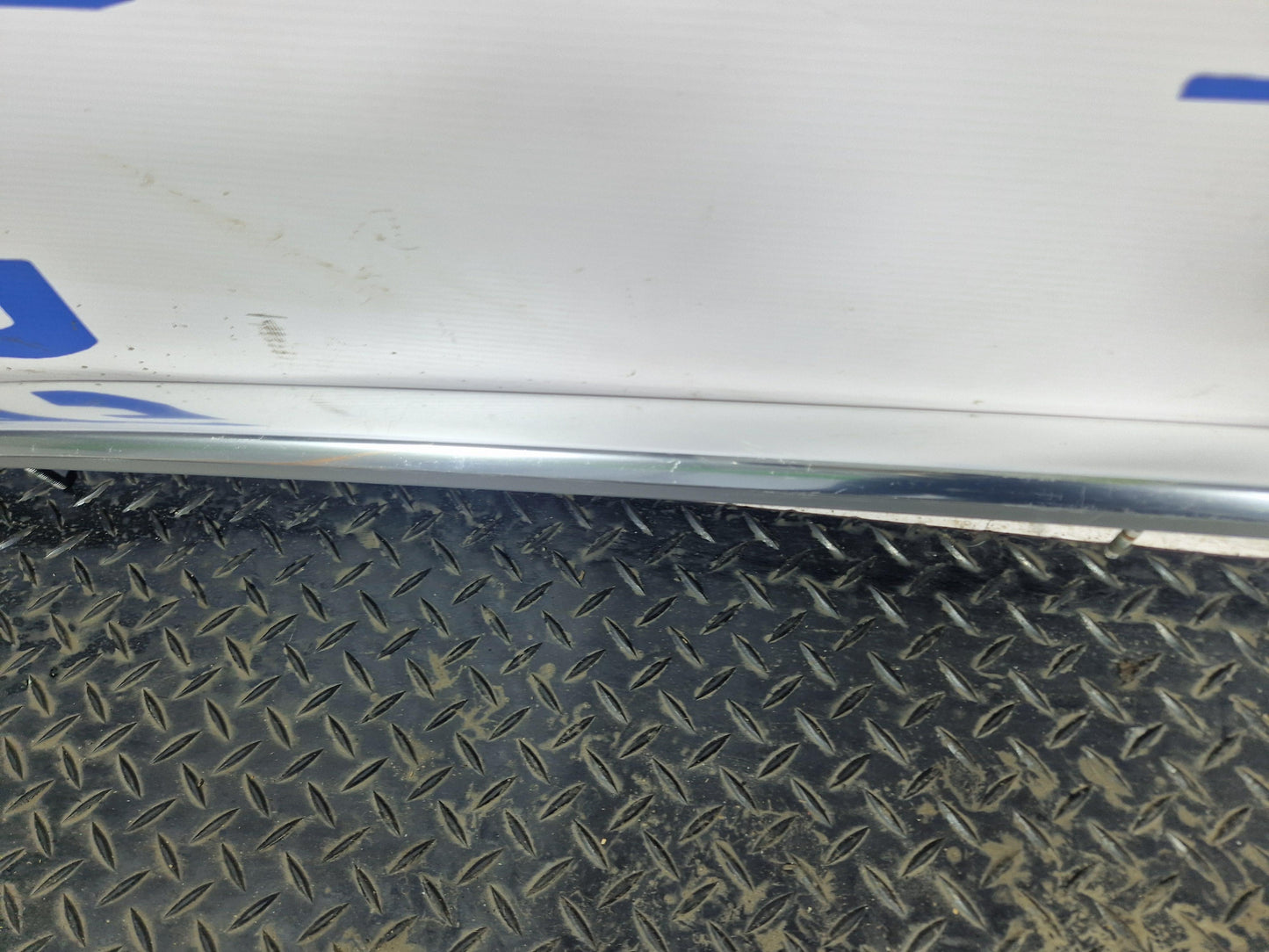 Audi A4 B9 Left Side Roof Rail Rack Genuine 8W9860022