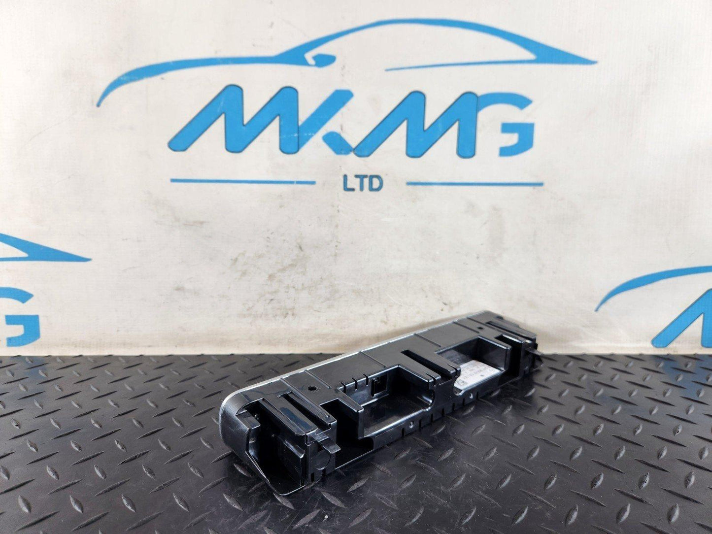 19-ON MERCEDES B CLASS W247 HEATER SWITCH CLIMATE CONTROL UNIT PANEL A2479056703
