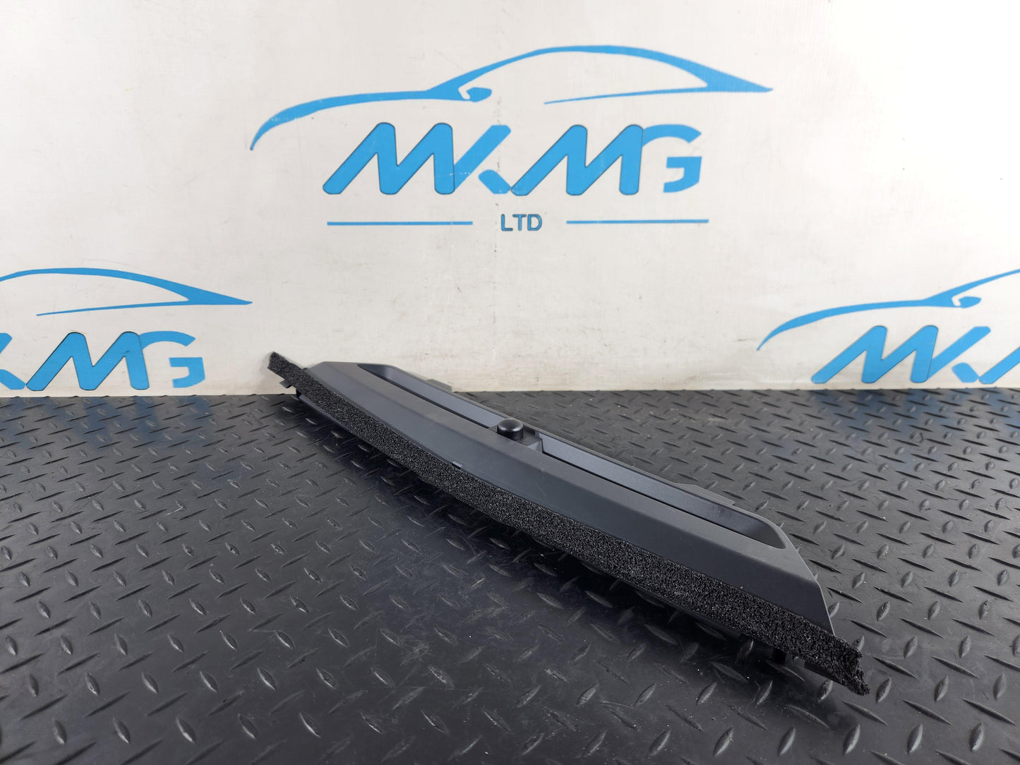 Land Rover Range Rover Evoque L551 SUV Genuine Dashboard Trim K8D2-046B62-A