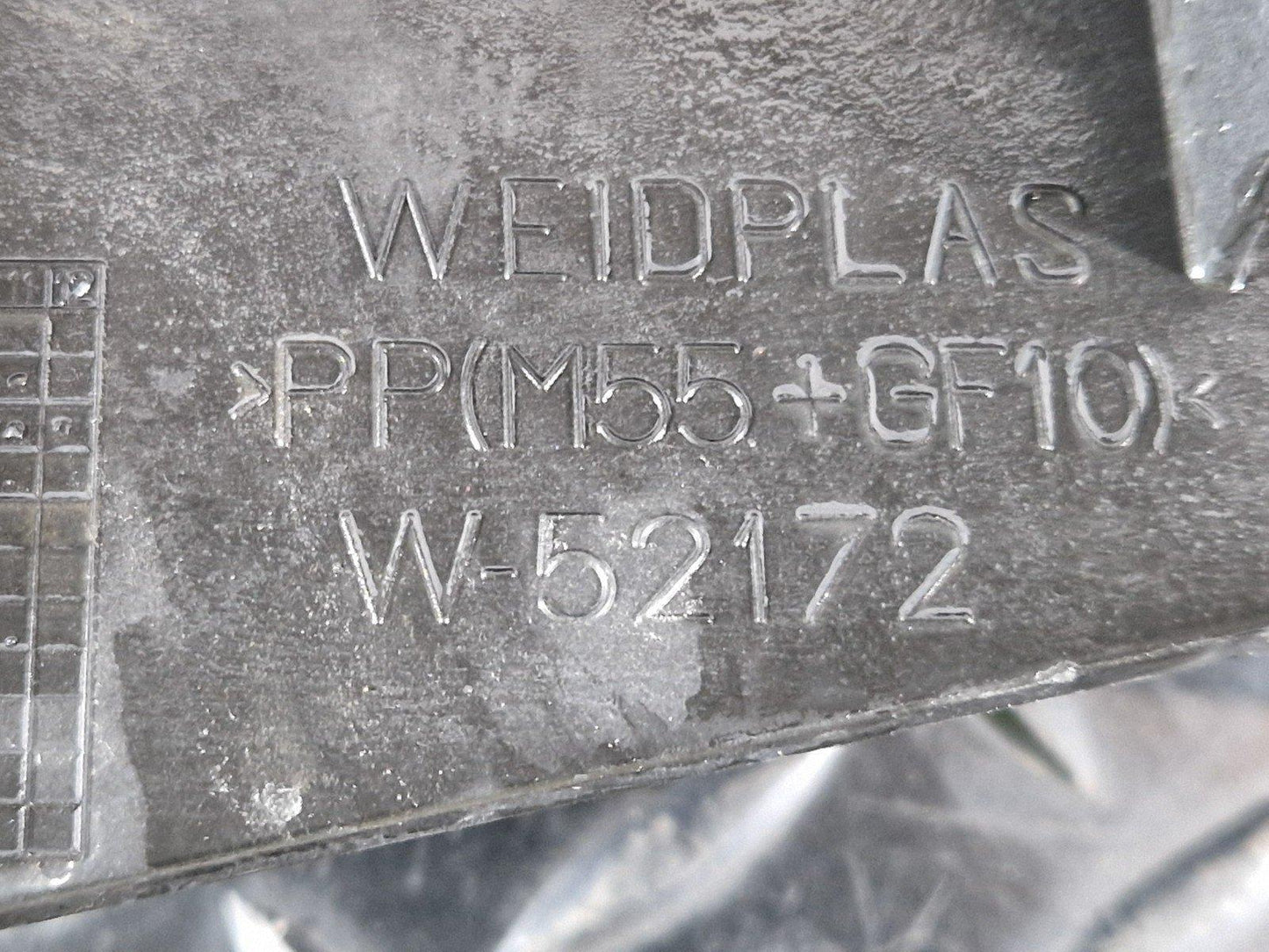 Mercedes-Benz    Unknown Part Type A2478304400