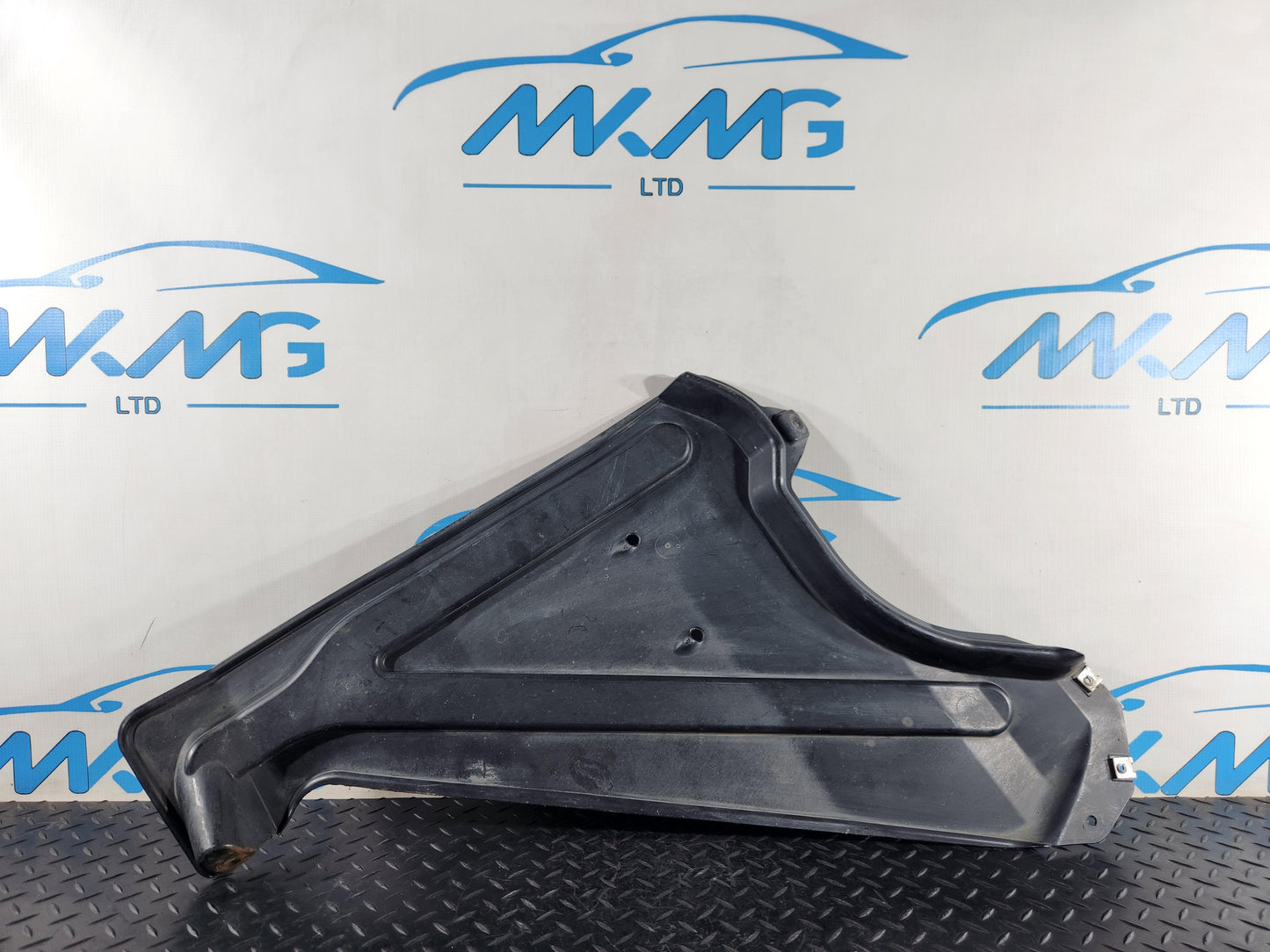 Audi Q7 4M Genuine Rear Right Underbody Cover 4M0825219D