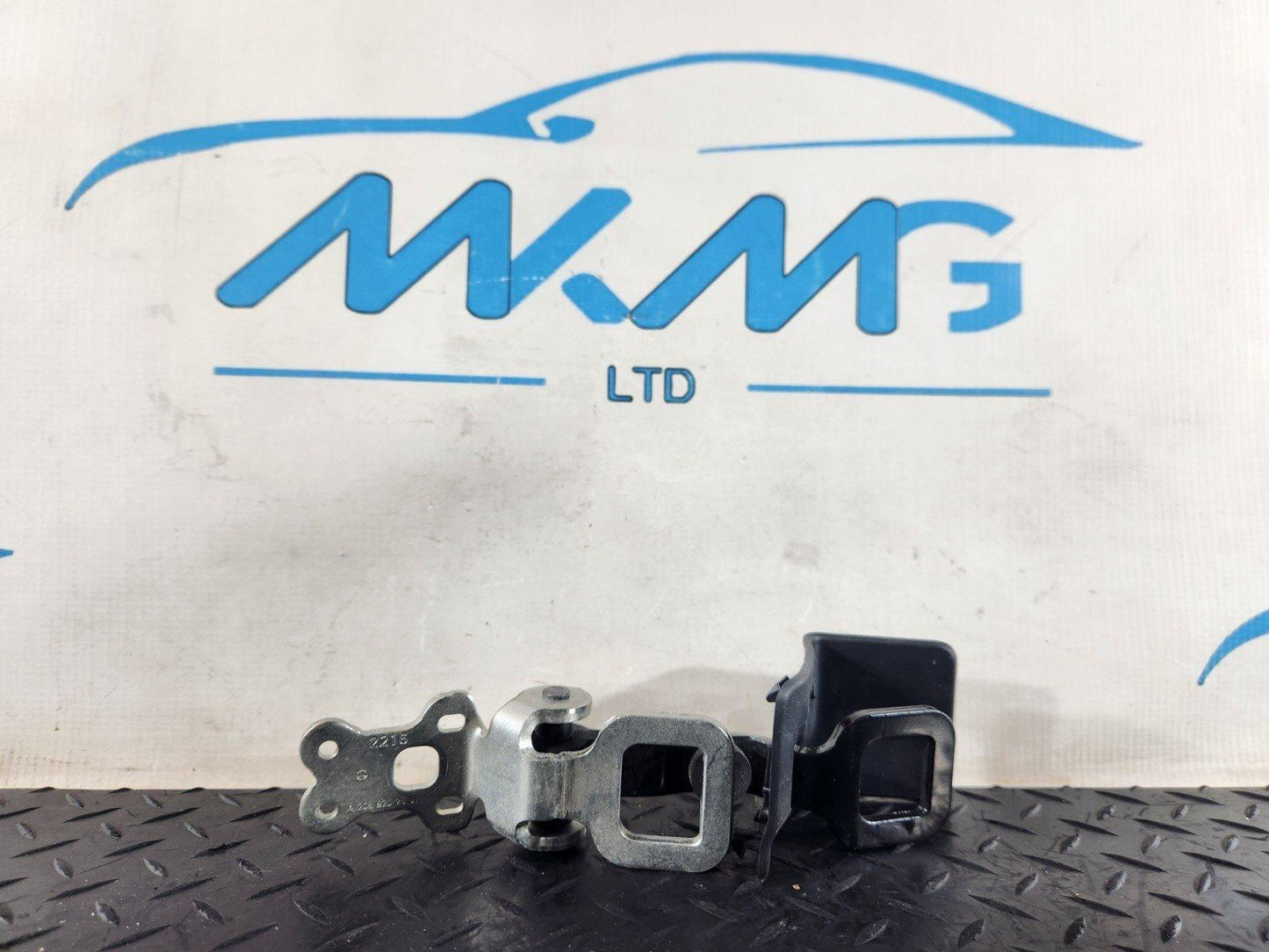 16-22 MERCEDES BENZ X253 REAR SEAT BACKREST MOUNT FITS LEFT & RIGHT A2059202501
