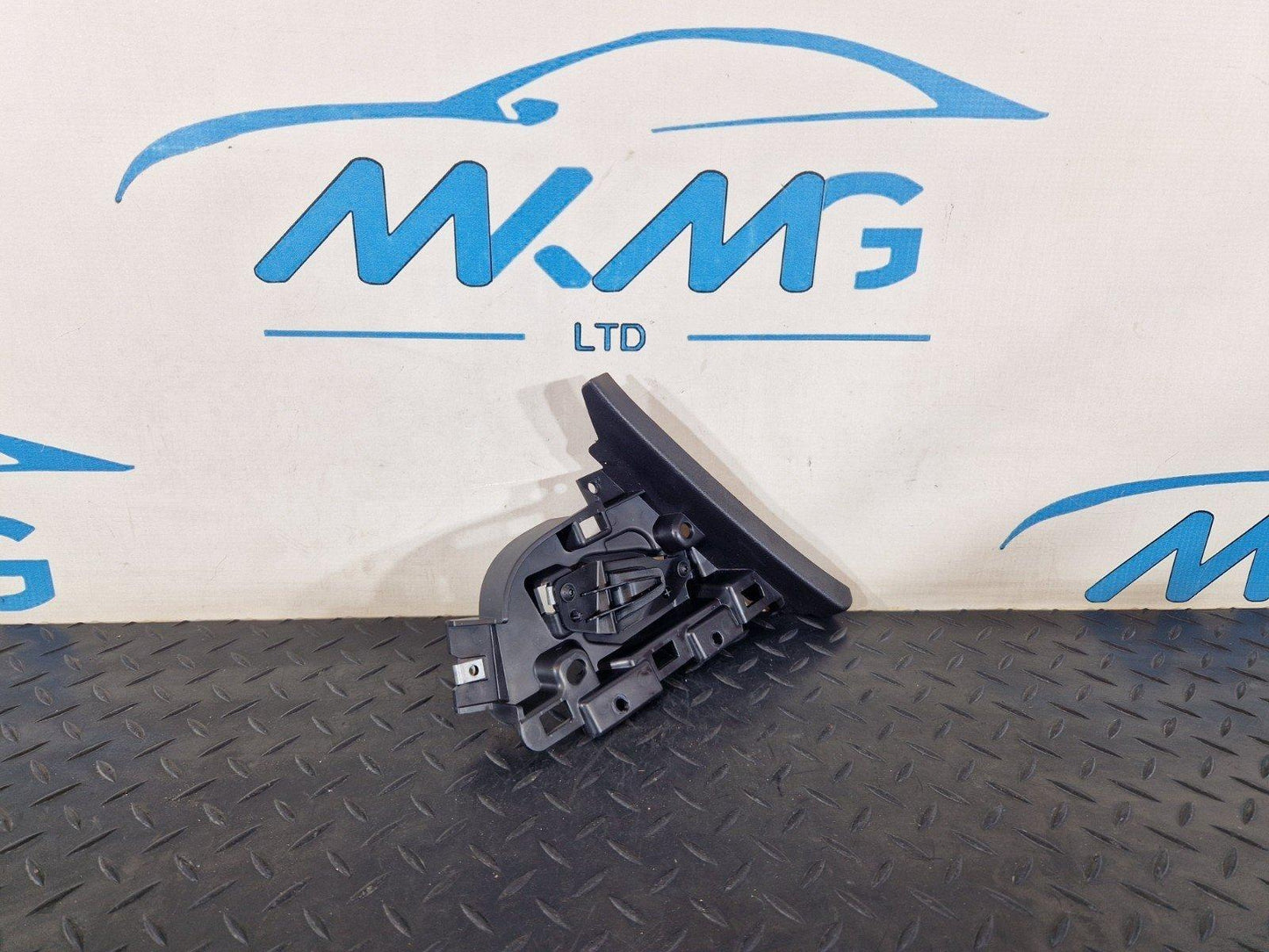 14-19 LAND ROVER L550 DISCOVERY SPORT LEFT DASH TRIM BRACKET FK72-043C27-BAW