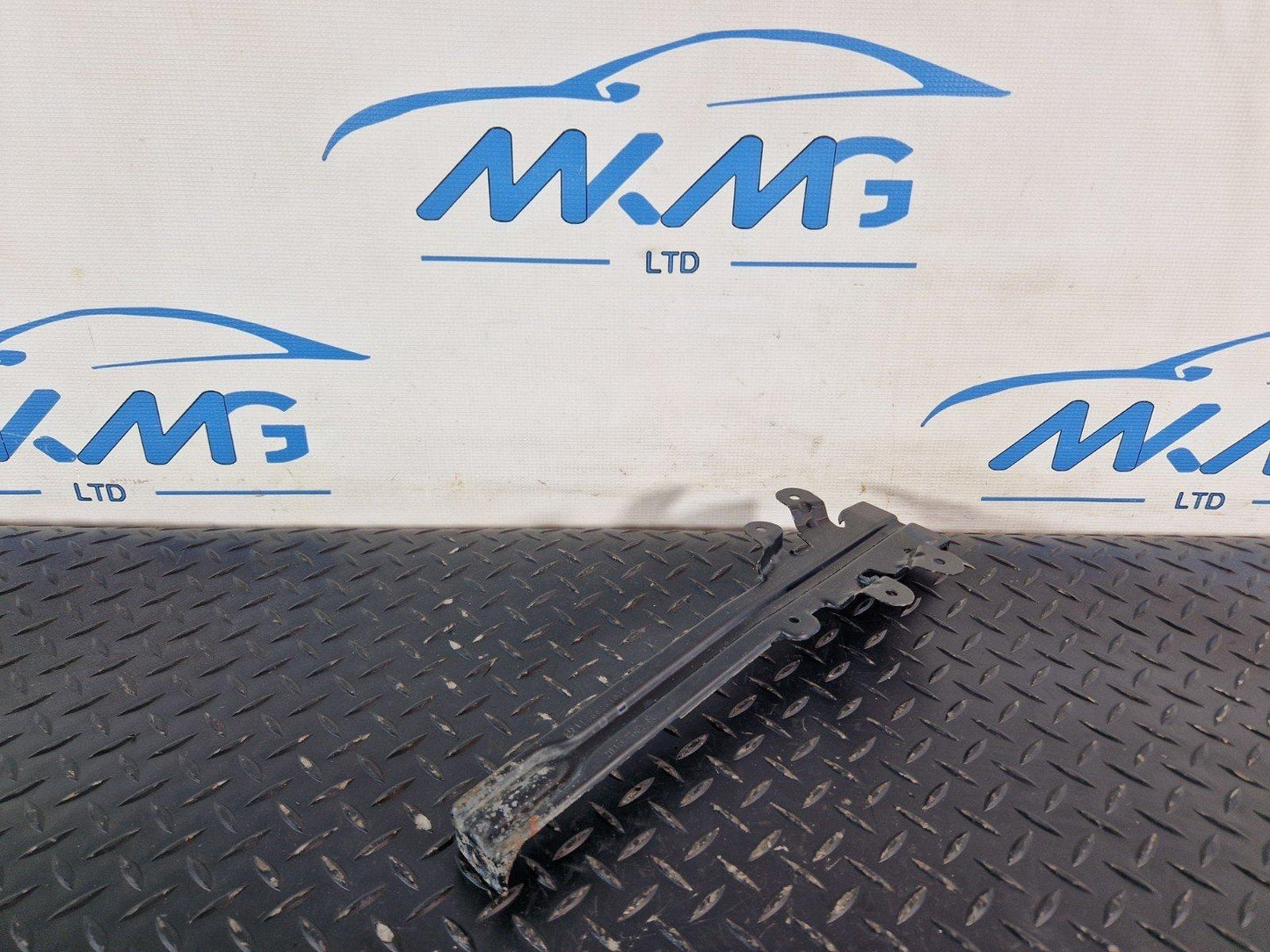 11-19 MERCEDES BENZ ML W166 GENUINE DISTANCE SENSOR MOUNT BRACKET A1666264031