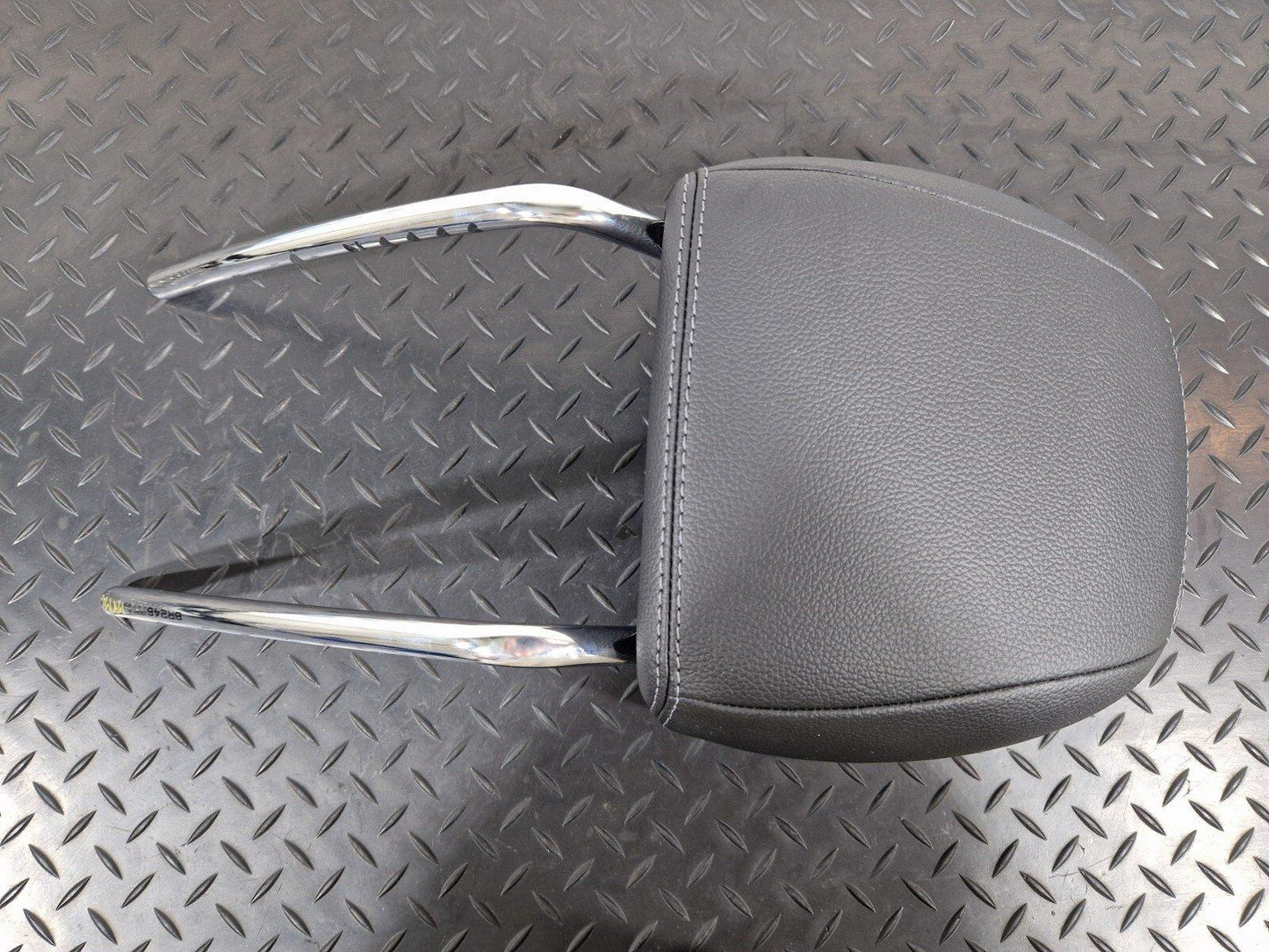 14-20 MERCEDES BENZ GLA200 X156 GENUINE FRONT SEAT HEADREST FITS LEFT & RIGHT